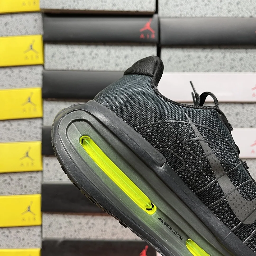 나이키 [CG] 보메로 프리미엄 HQ2050-001 201987 Nike Vomero Premium Black Volt 상세 이미지 5