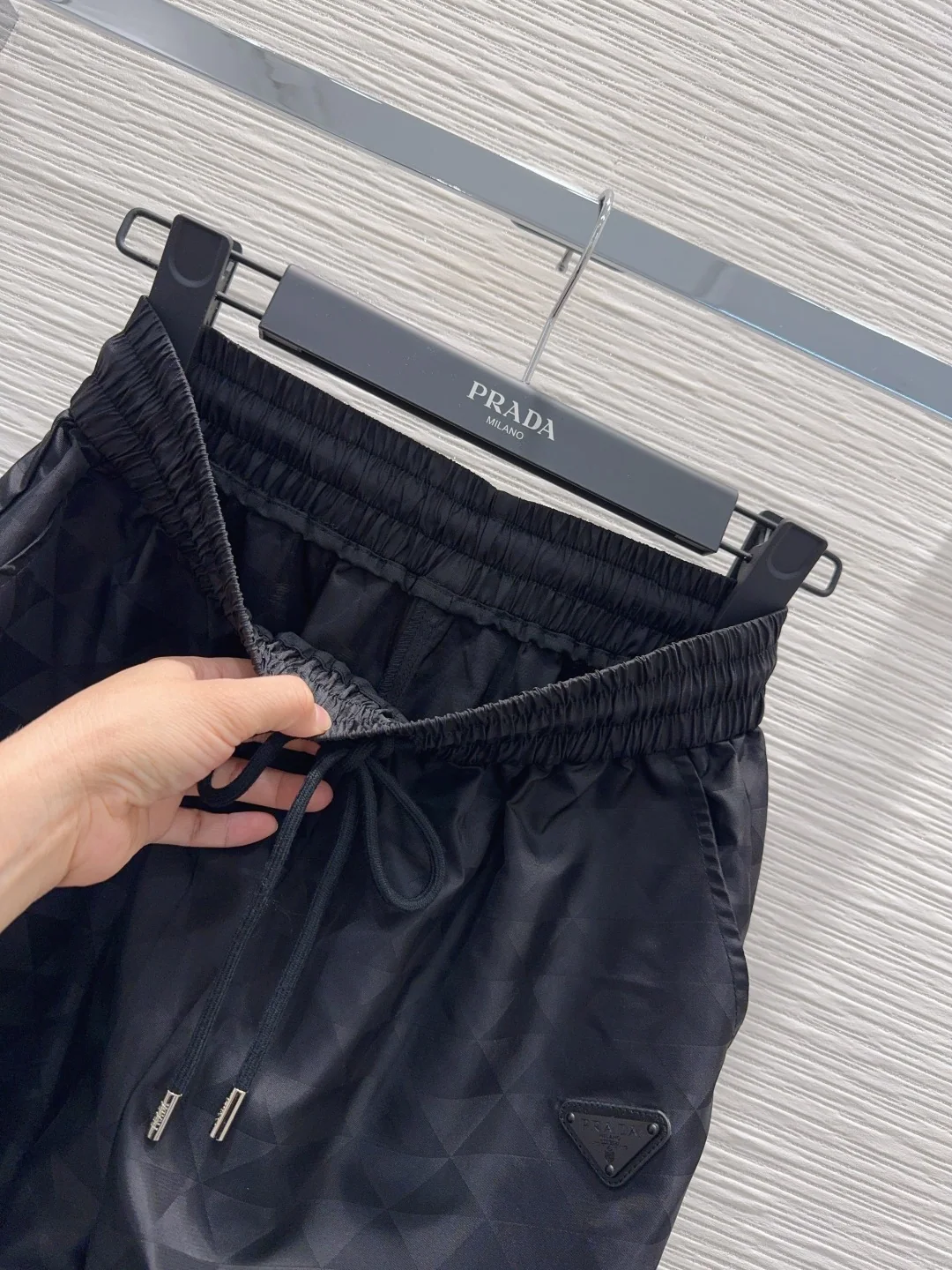 프라다 질감 소재 여성 바지 상세 이미지 8