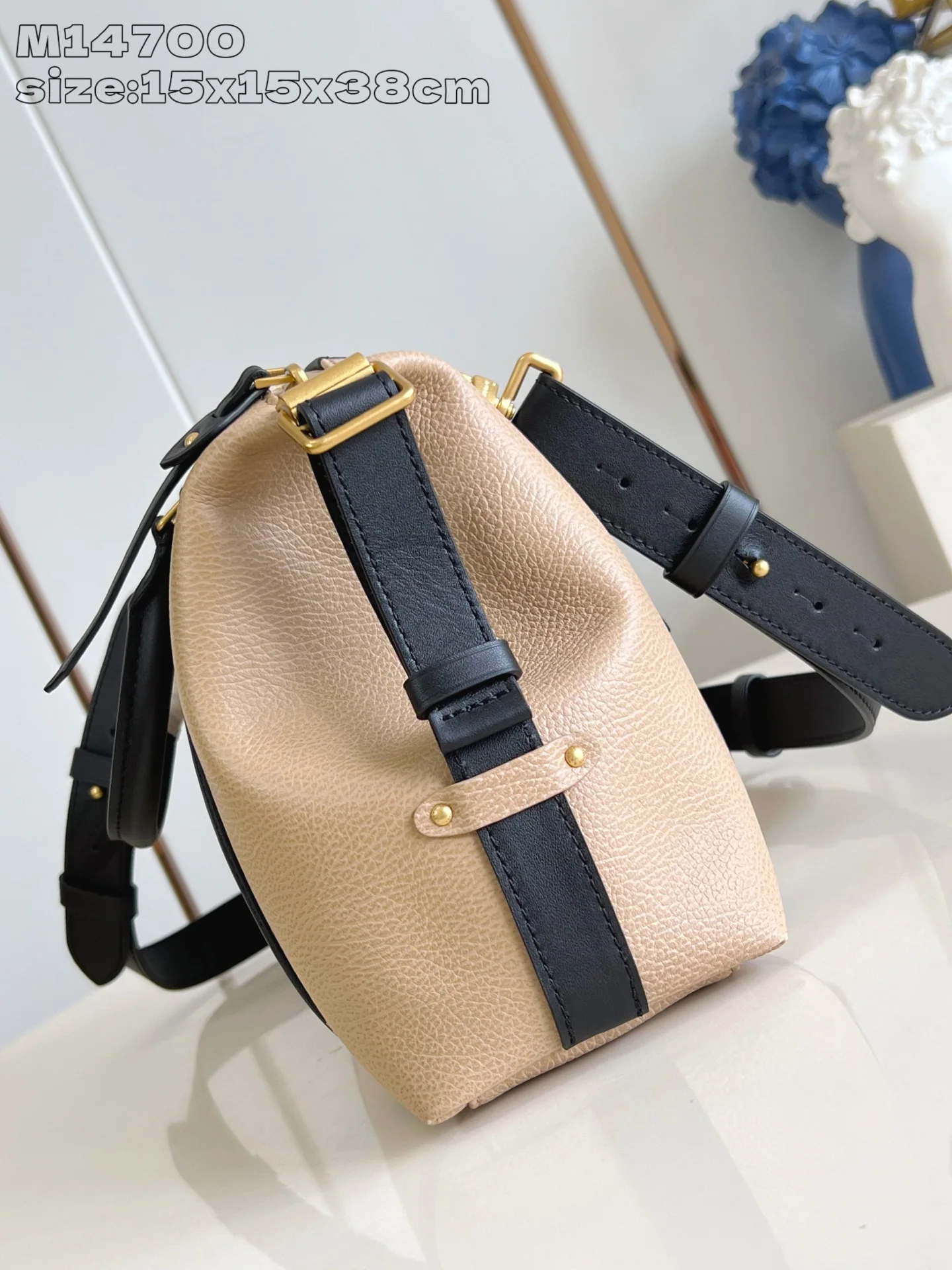 루이비통 LV 바이커 미디엄 핸드백 M14700 상세 이미지 3