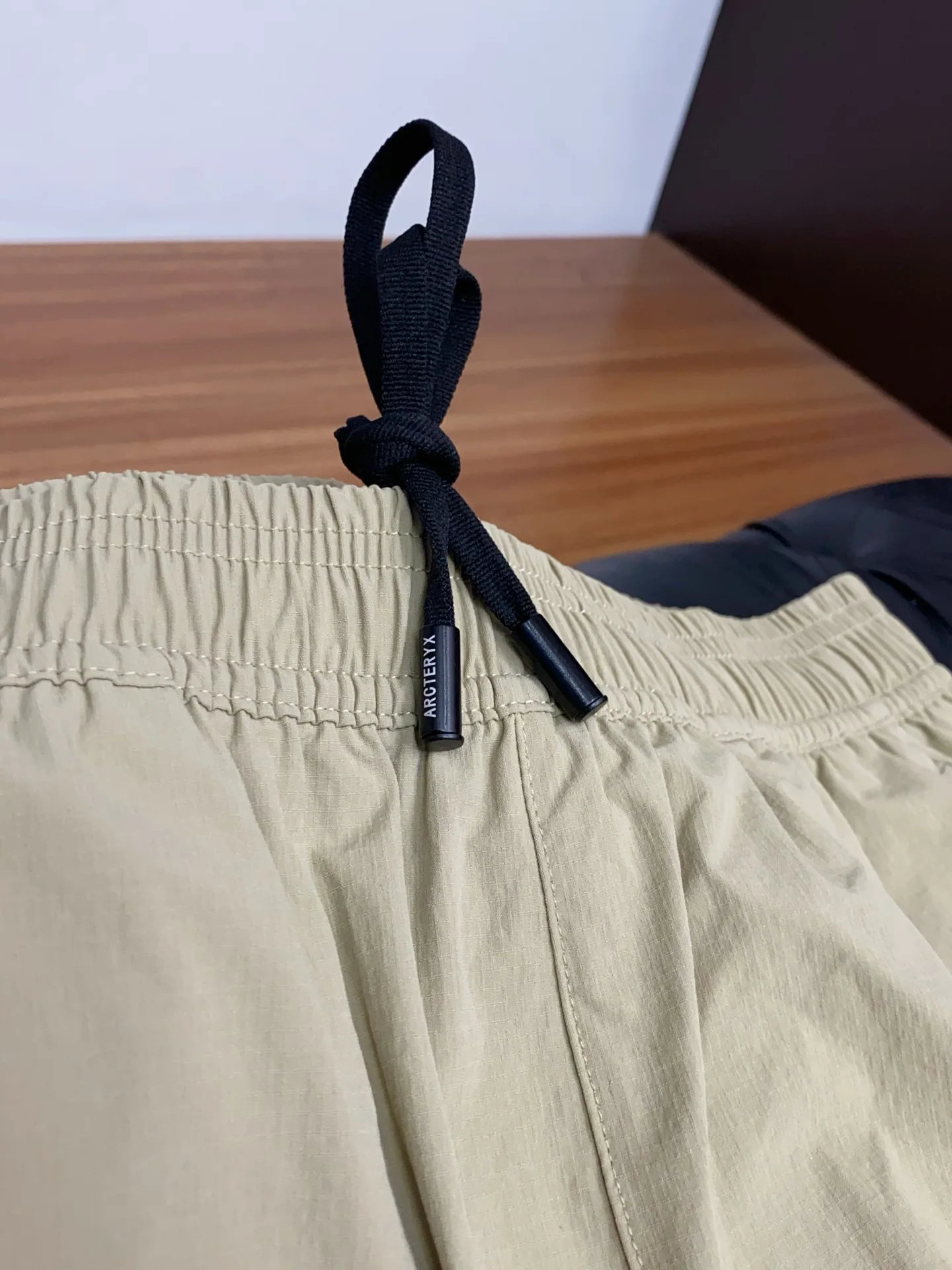 아크테릭스 남성 오리지널 핏 반바지 상세 이미지 6