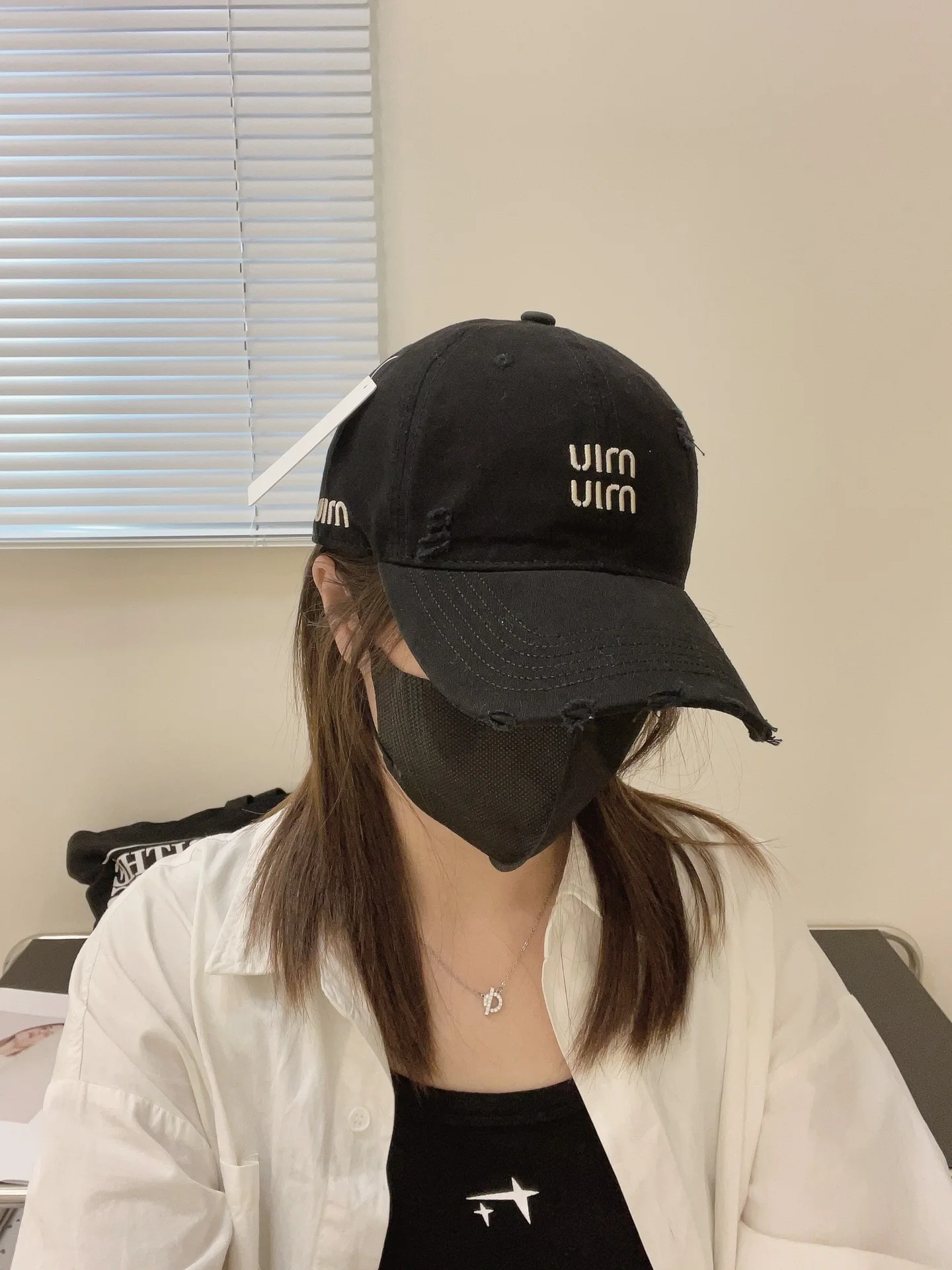 미우미우 무지 자수 베이스볼 캡 상세 이미지 1