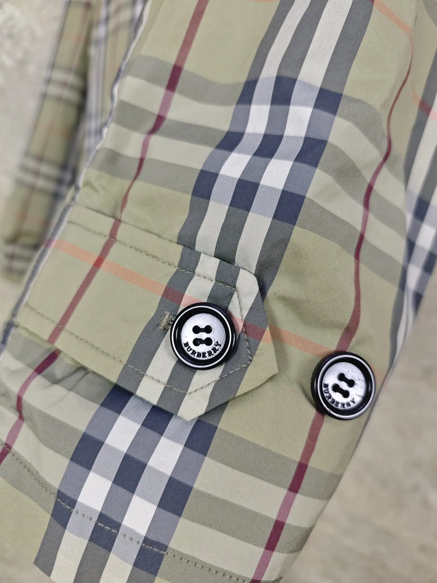 버버리 리버시블 메탈 로고 남성 자켓 상세 이미지 7
