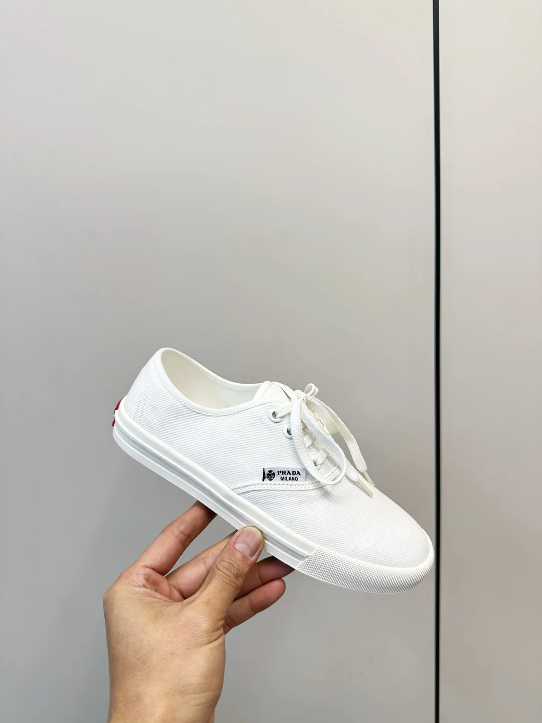 프라다 녹색 캔버스 스니커즈 8239 상세 이미지 5