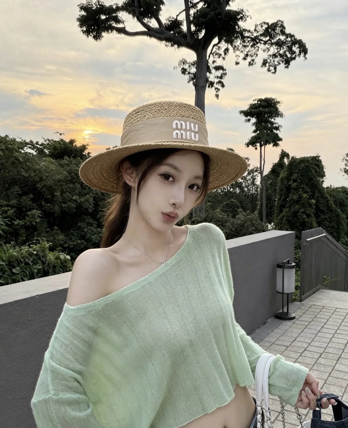 미우미우 라피아 플랫탑 모자 상세 이미지 8