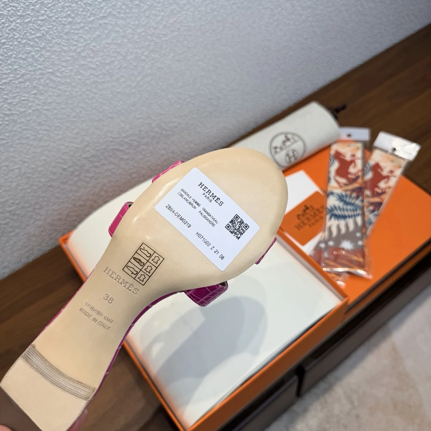 에르메스 악어무늬 송아지가죽 여성 신발 상세 이미지 8