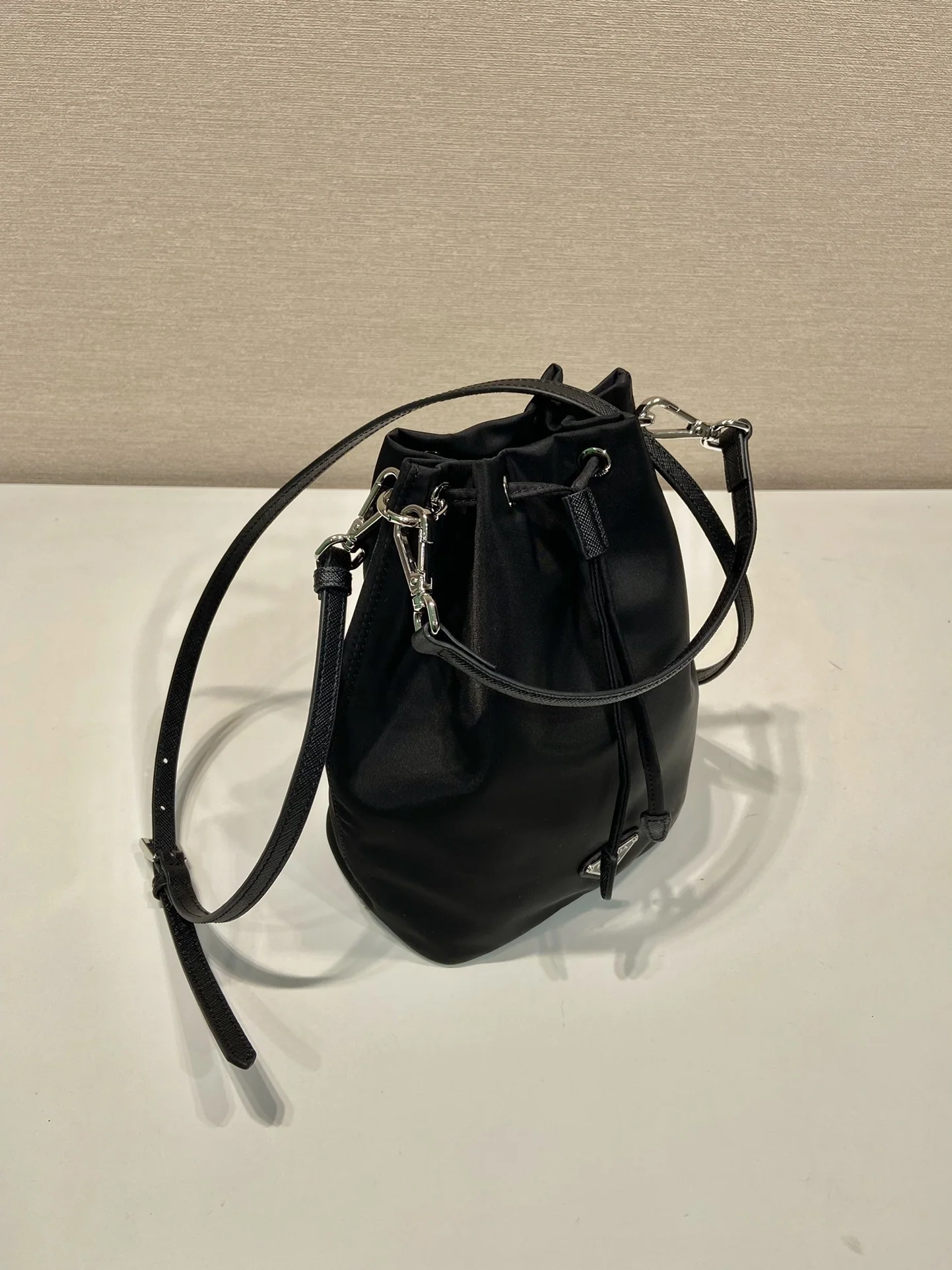 프라다 나일론 빈티지 버킷백 상세 이미지 3