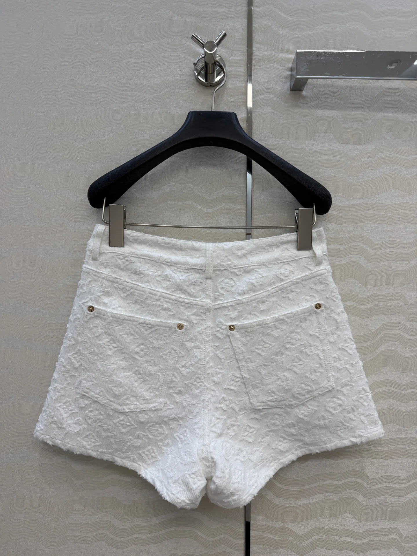 루이비통 모노그램 자카드 화이트 데님 반바지 상세 이미지 9