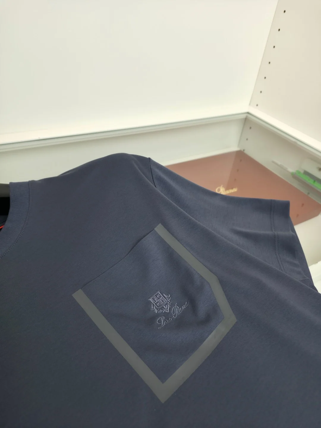 로로피아나 자수 코튼 라운드넥 반팔 티셔츠 1539 상세 이미지 5