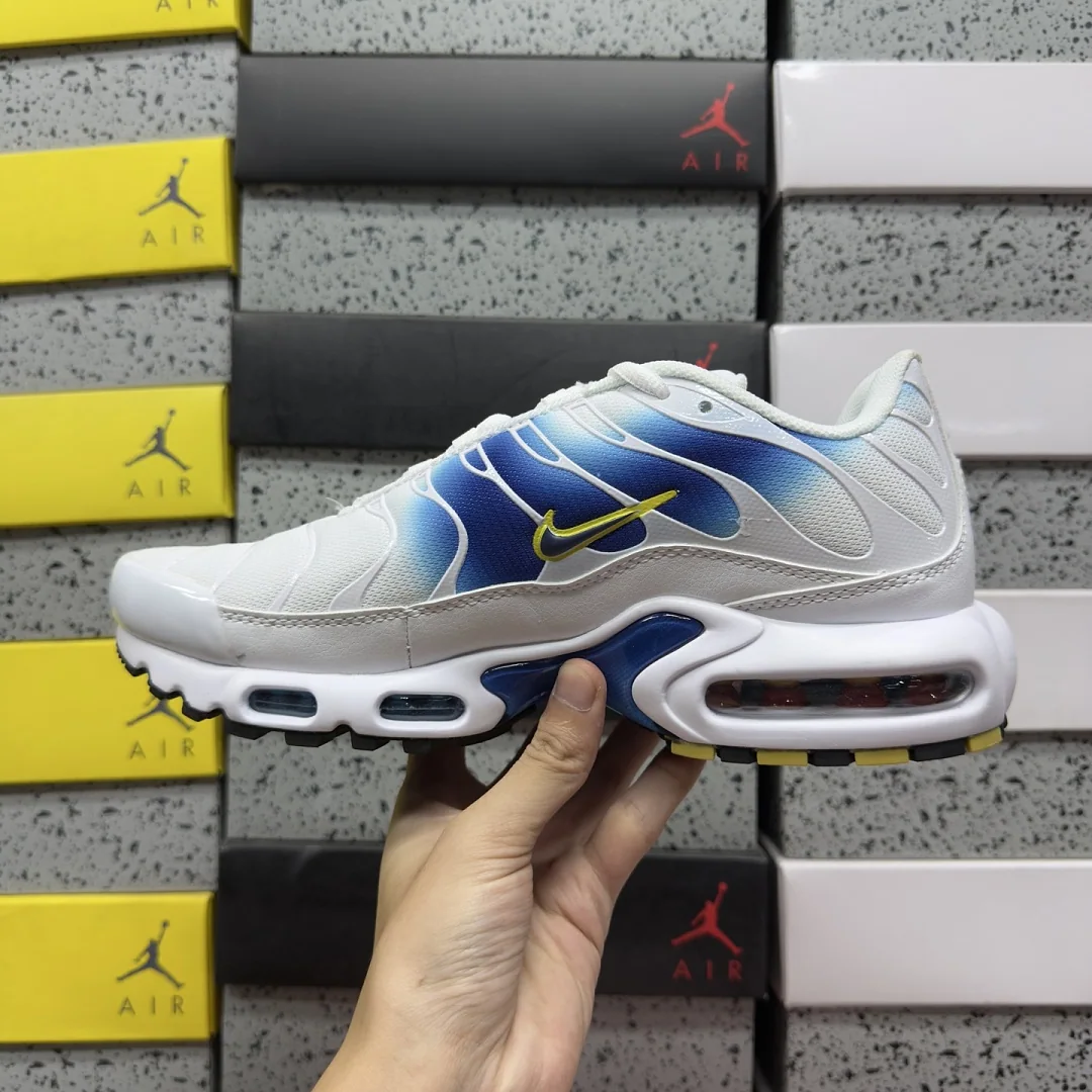 나이키 [BD] 에어 맥스 플러스 DX8962-100 201922 Nike Air Max Plus Spray Paint Swoosh White 상세 이미지 7