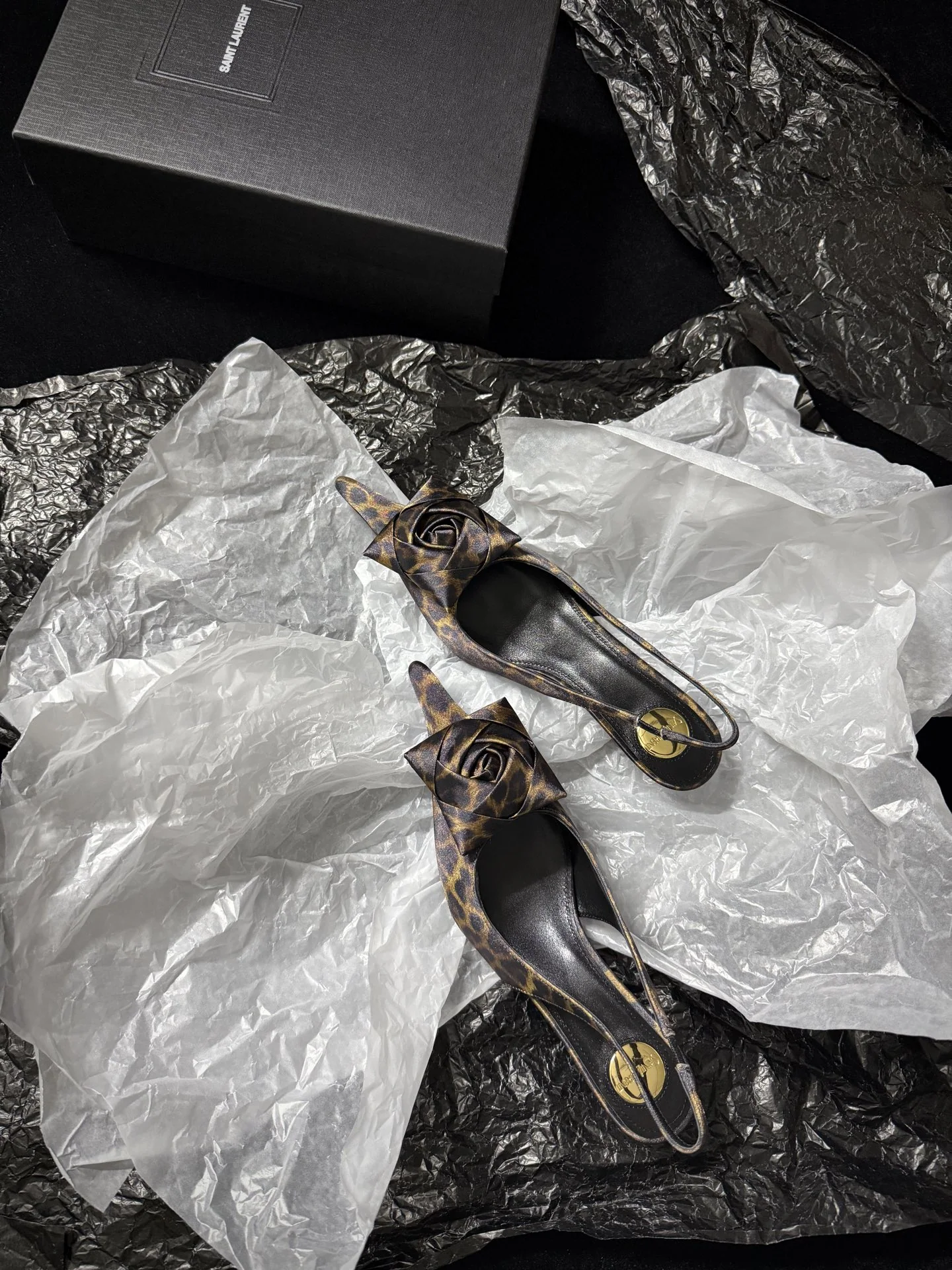 생로랑 YSL 장미 장식 여성 구두 9364 상세 이미지 3
