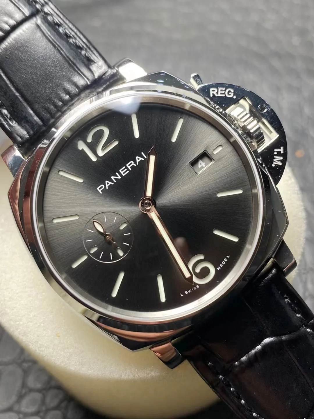 파네라이 PAM1250 시계 상세 이미지 3