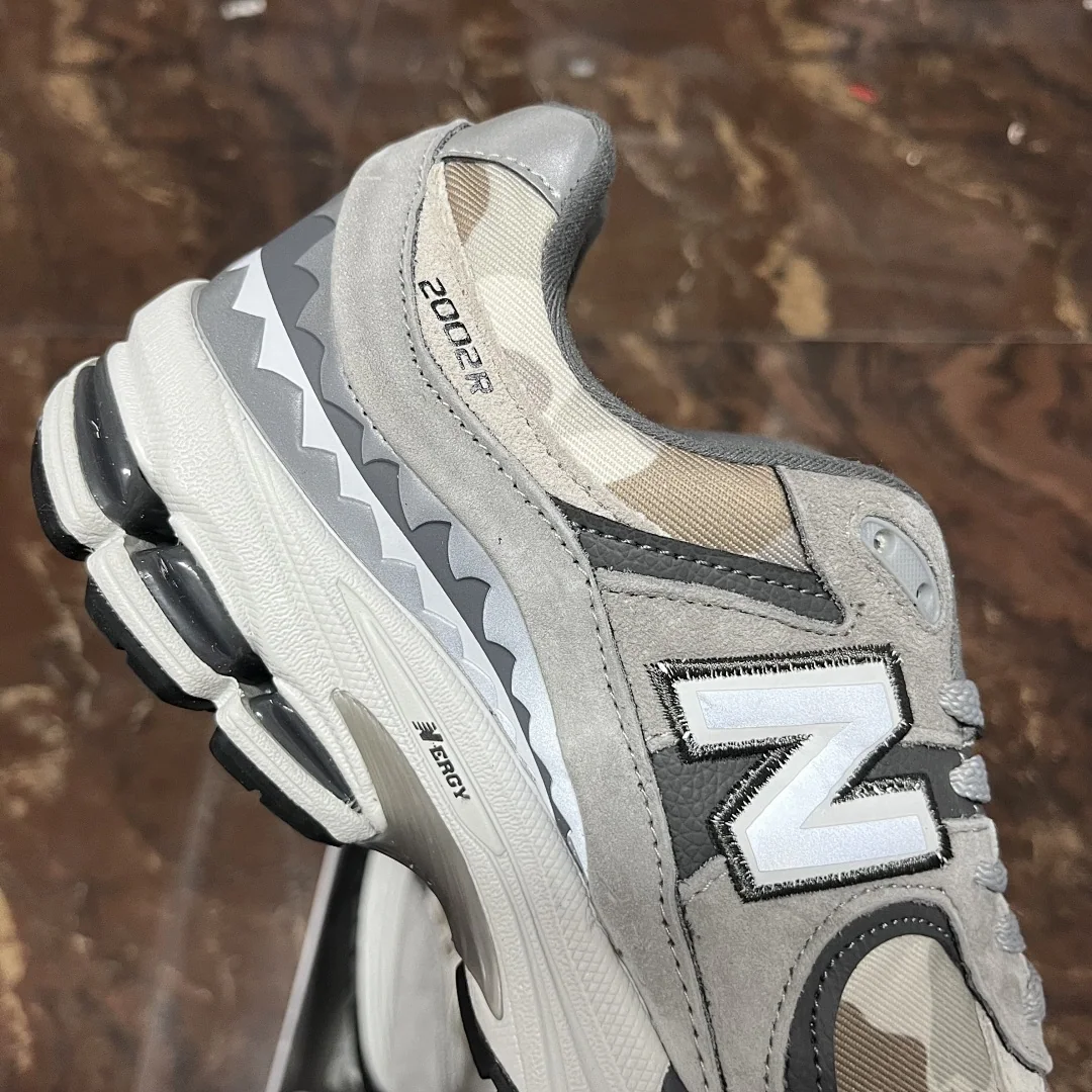 뉴발란스 [TOP] 2002R BAPE M2002RBG 202030 New Balance 2002R BAPE Grey 상세 이미지 7
