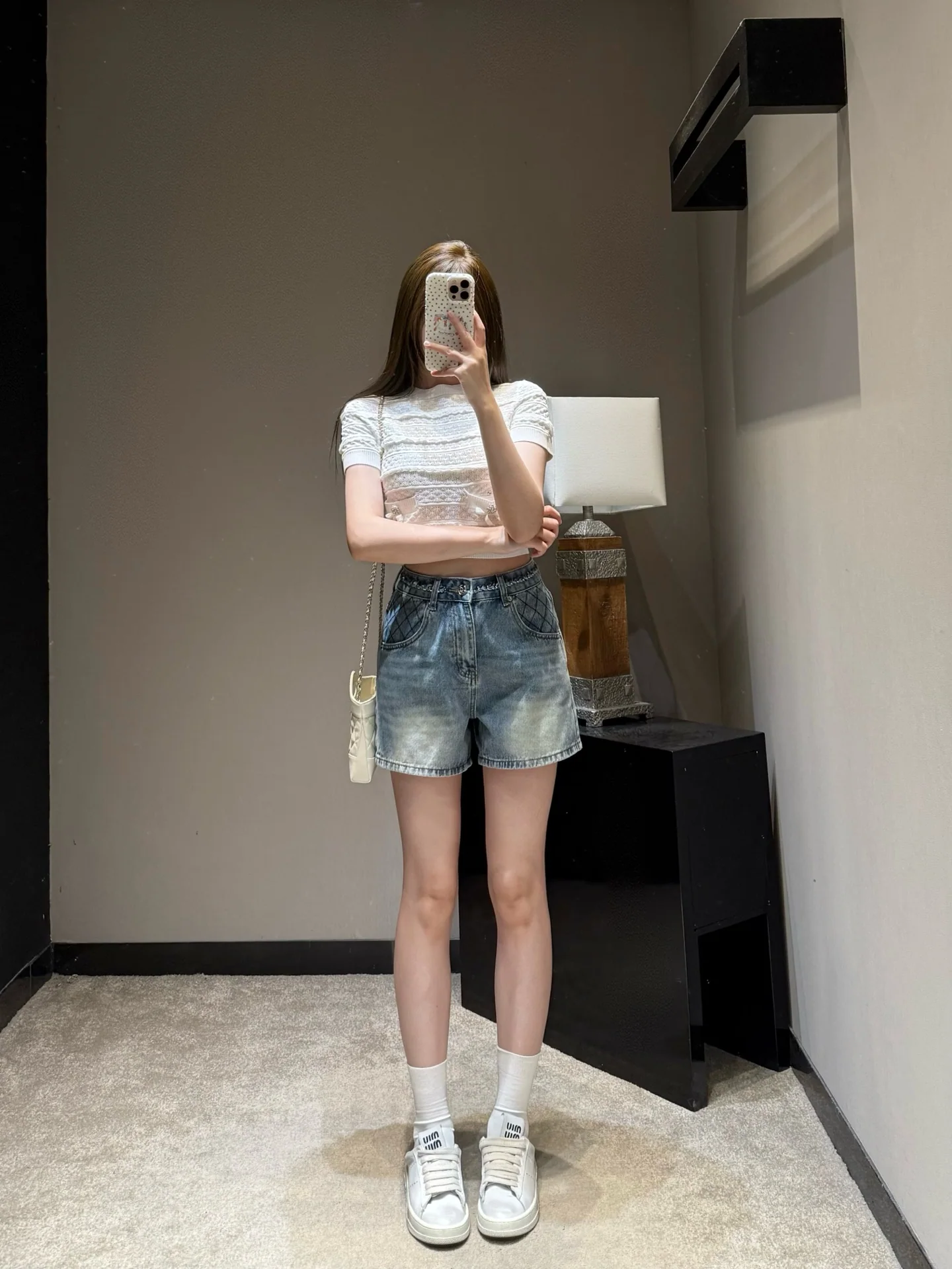 샤넬 다이아몬드 퀼팅 체인 허리 워시드 데님 반바지 상세 이미지 6