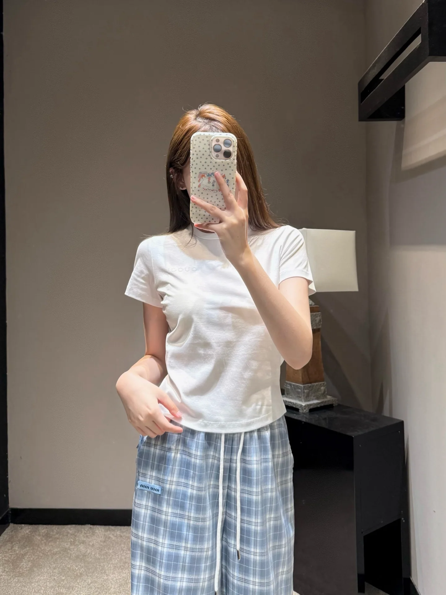 구찌 클래식 레터 자수 반팔 티셔츠 상세 이미지 3