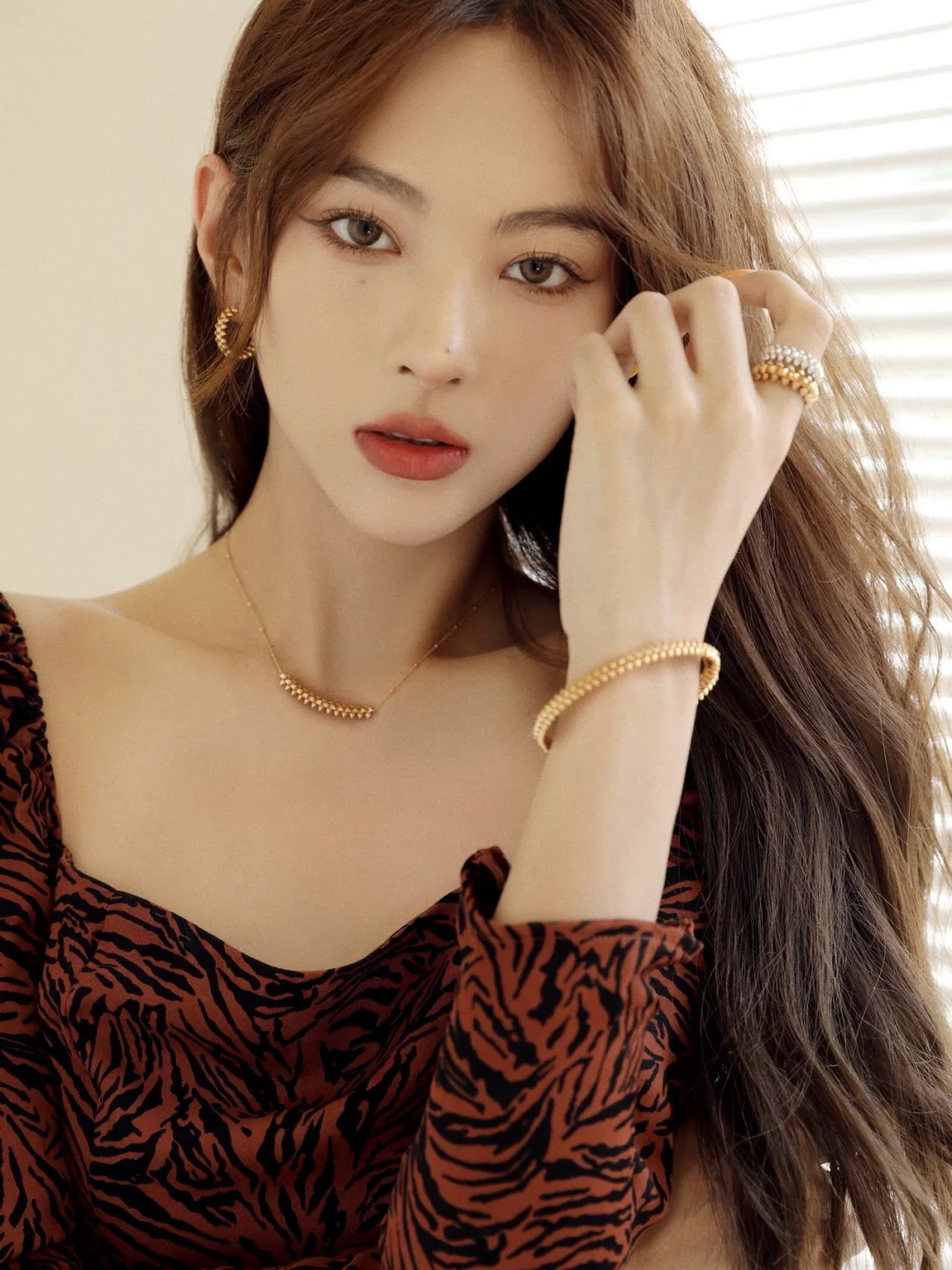까르띠에 크래쉬 드 스터드 귀걸이 상세 이미지 9