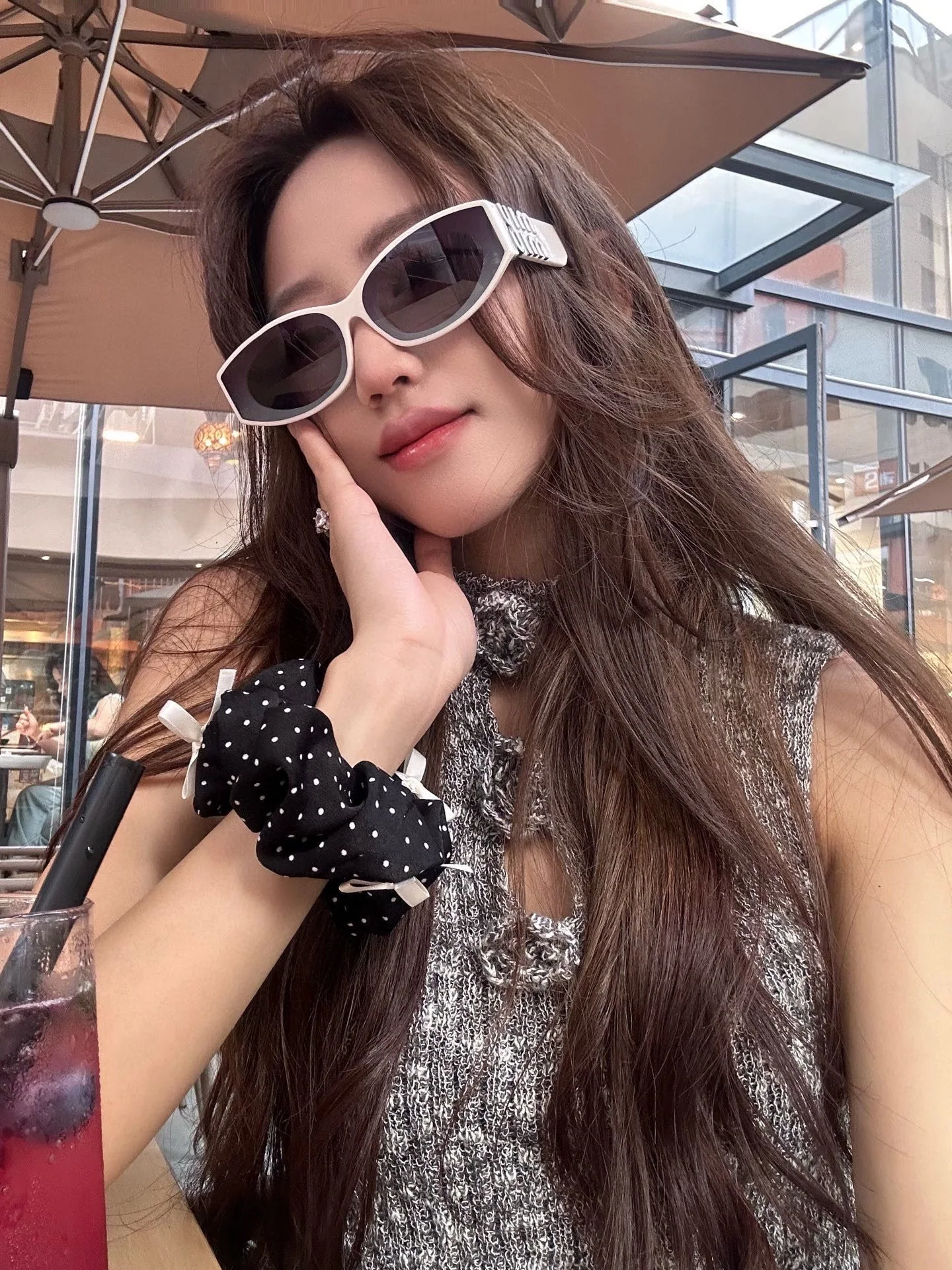 미우미우 SMU080 Z 선글라스 상세 이미지 5