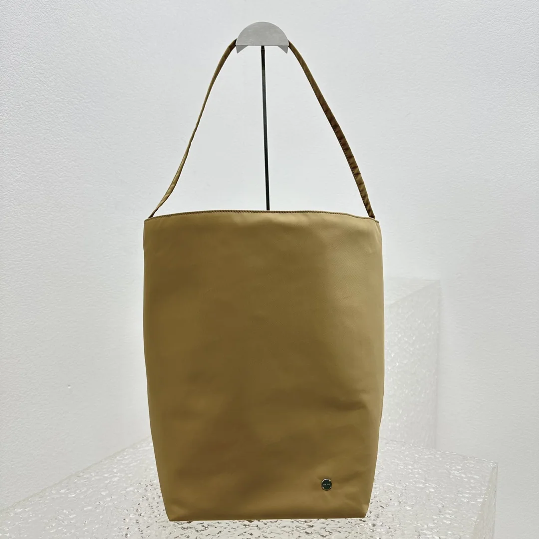 더로우 나일론 토트 버킷백 상세 이미지 2