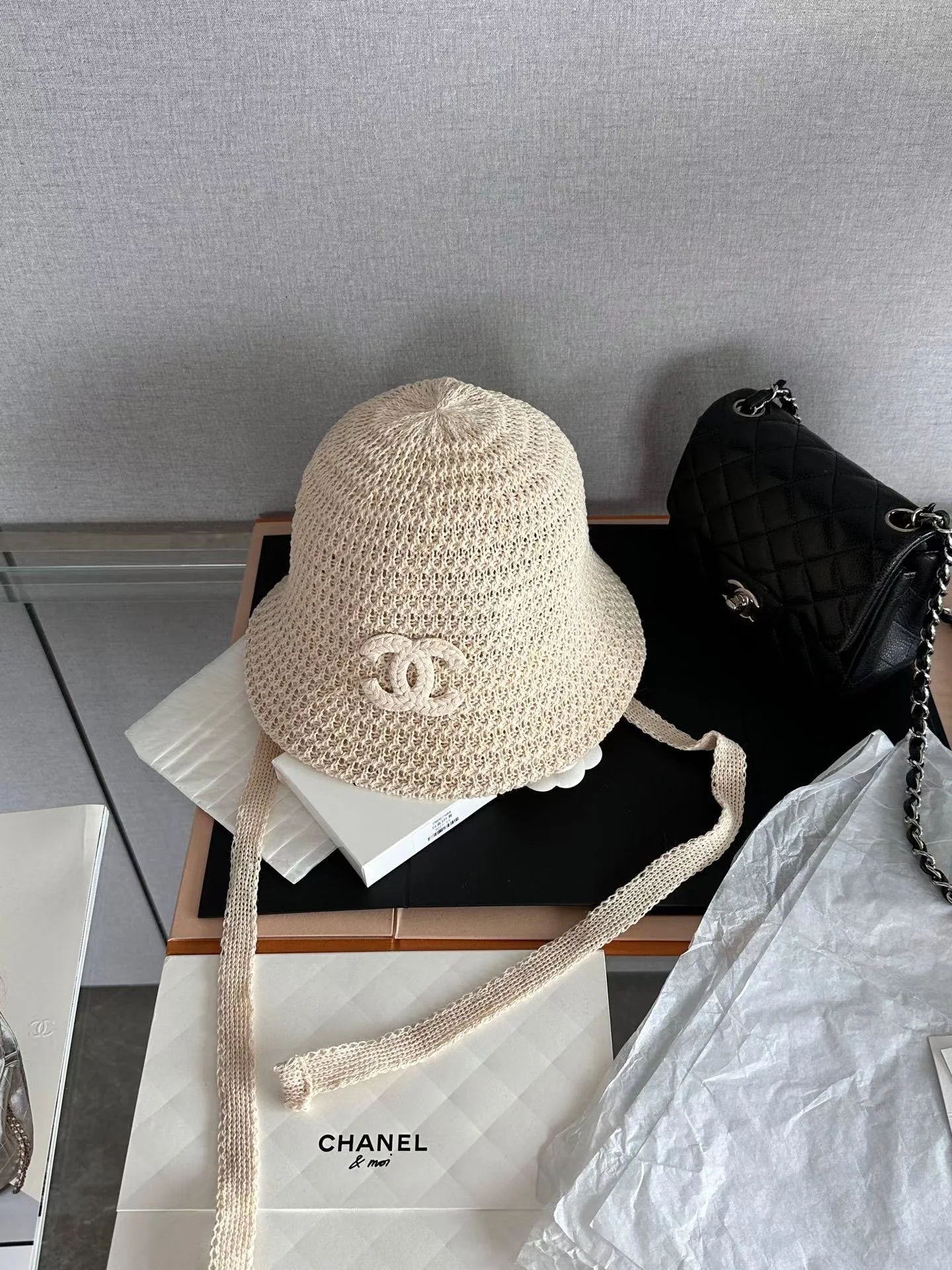 샤넬 더블 C 로고 스트로 캡 상세 이미지 3