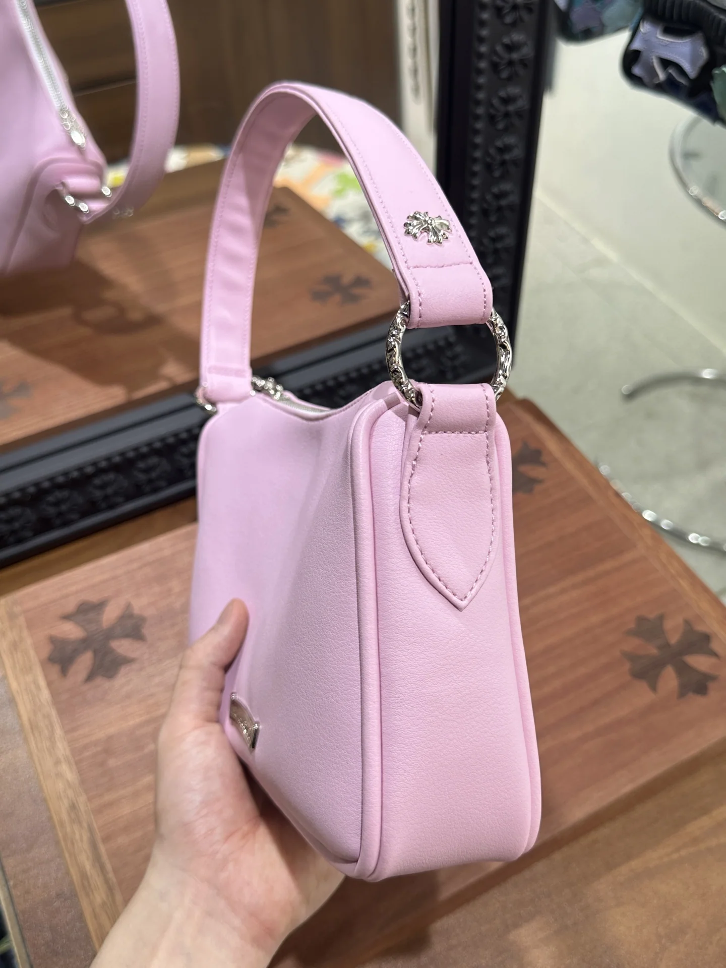 크롬하츠 가방 상세 이미지 3