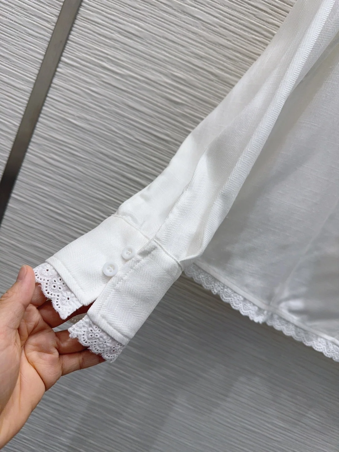 디올 입체 재단 여성 셔츠 상세 이미지 6
