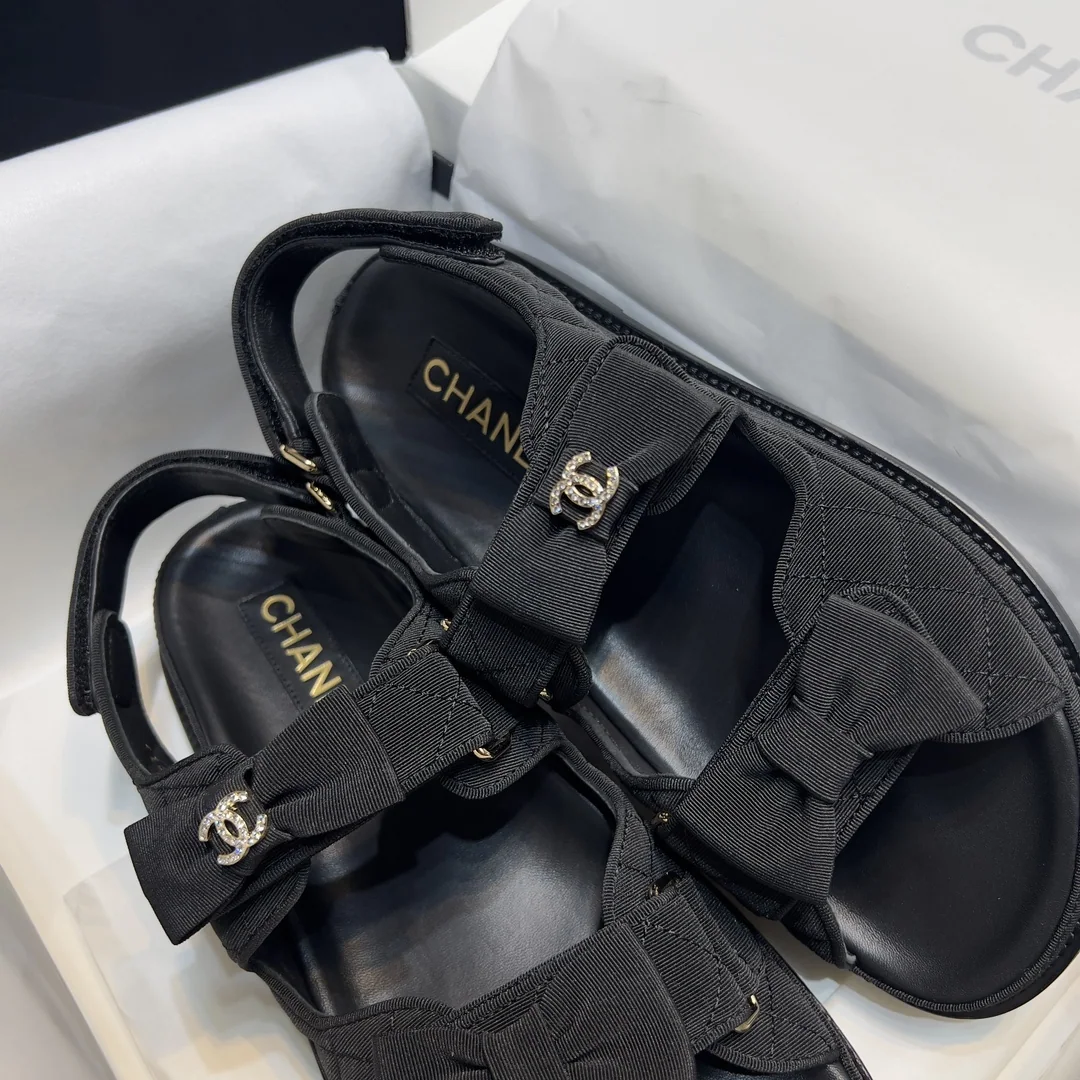 샤넬 더블 C 벨크로 비치 슈즈 상세 이미지 9