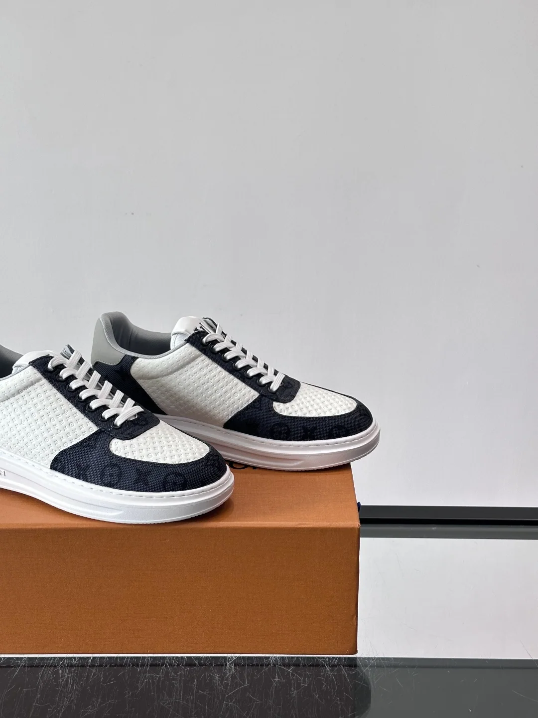 루이비통 리볼리 스니커즈 상세 이미지 7