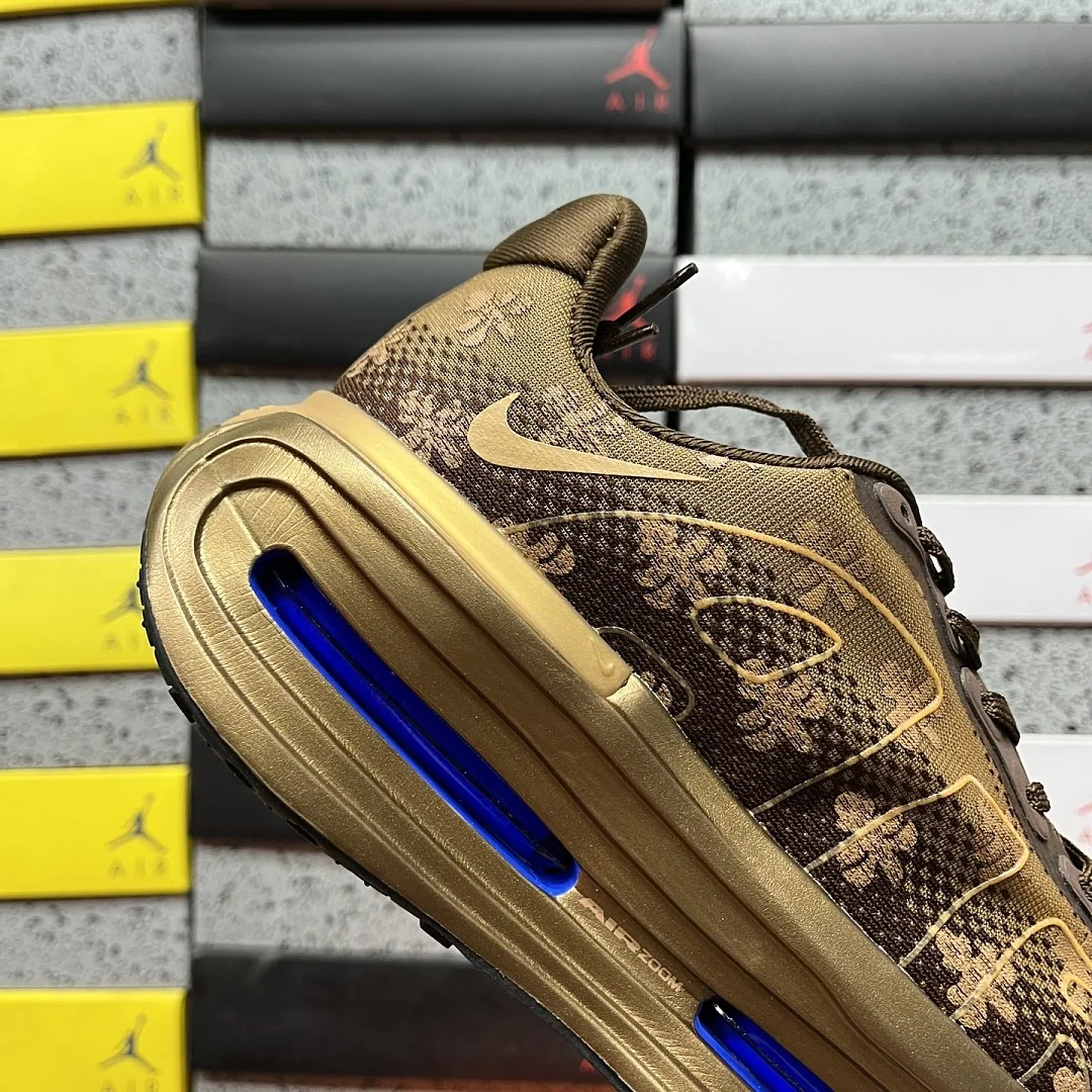 나이키 [CG] 보메로 프리미엄 IQ0028-200 202007 Nike Vomero Premium Flat Stout 상세 이미지 8