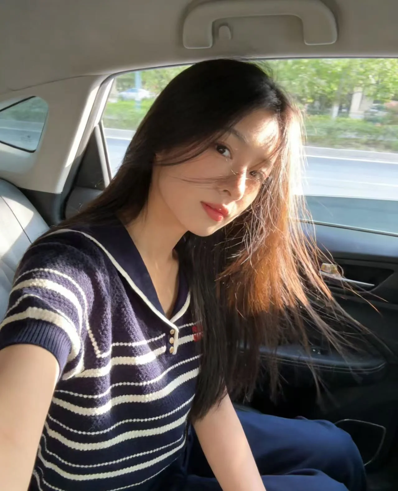 미우미우 스트라이프 숄 카라 니트 반팔 상세 이미지 1