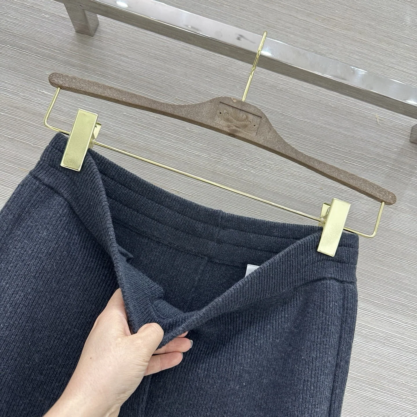 브루넬로쿠치넬리 캐시미어 조거 바지 상세 이미지 4
