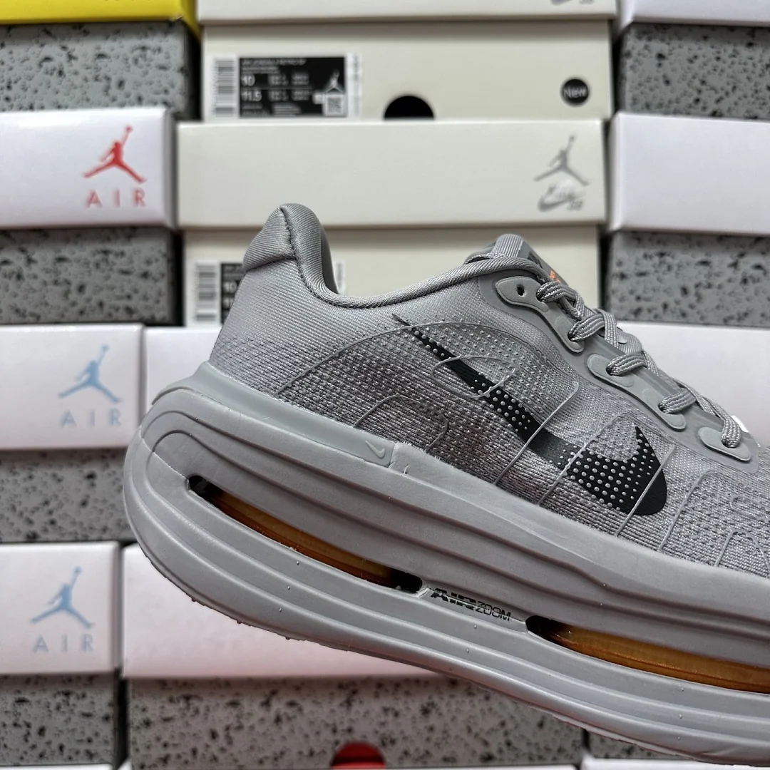 나이키 [5A] 보메로 프리미엄 그레이 HQ2050-755 201632 Nike Vomero Premium 상세 이미지 4