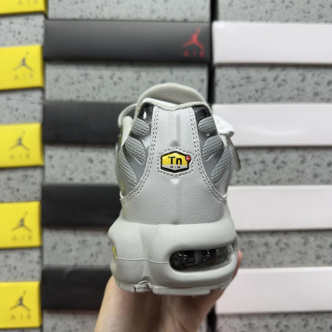 나이키 [TK] 에어 맥스 플러스 852630-021 201973 Nike Air Max Plus Wolf Grey 상세 이미지 7