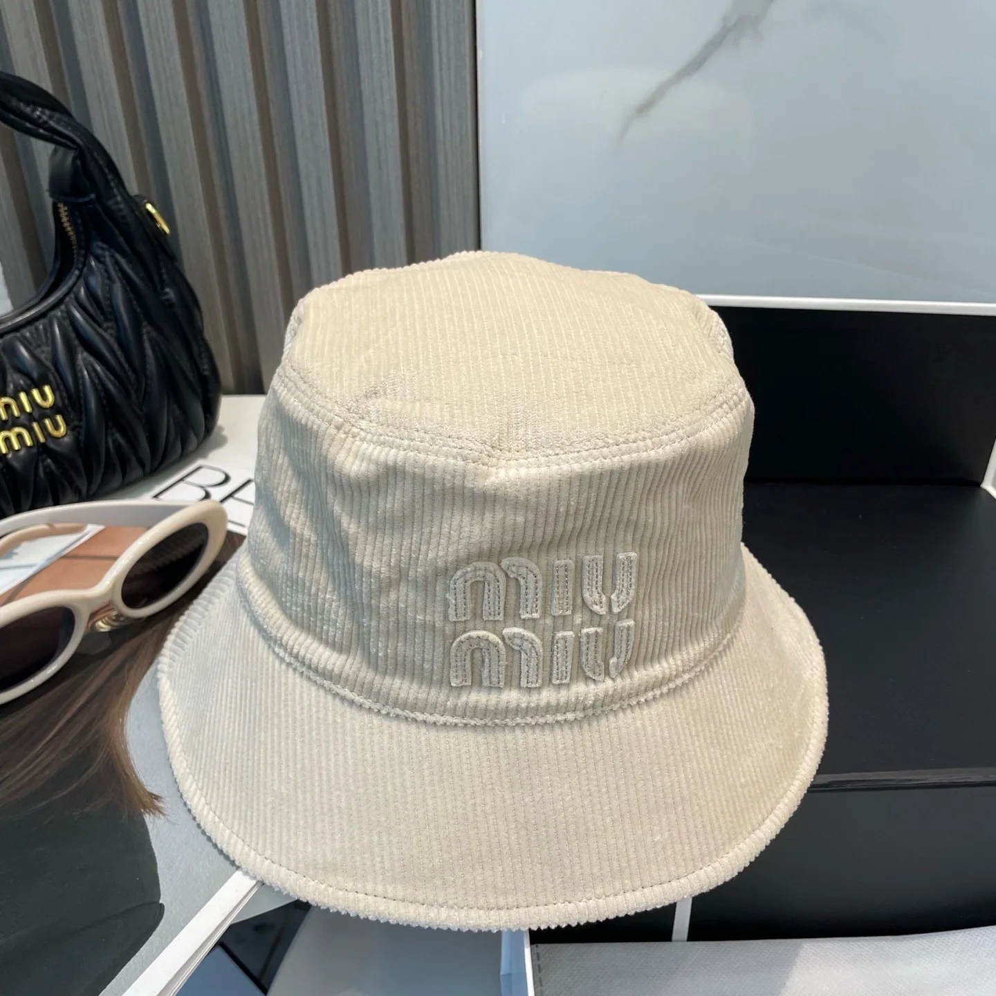 미우미우 모자 81324 Miu Miu Cap 상세 이미지 5