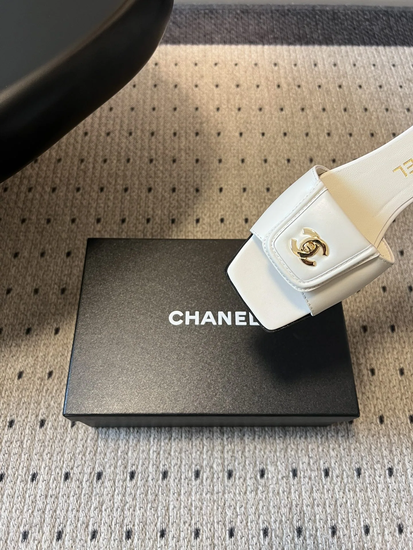 샤넬 더블 C 스퀘어 토 샌들 상세 이미지 7