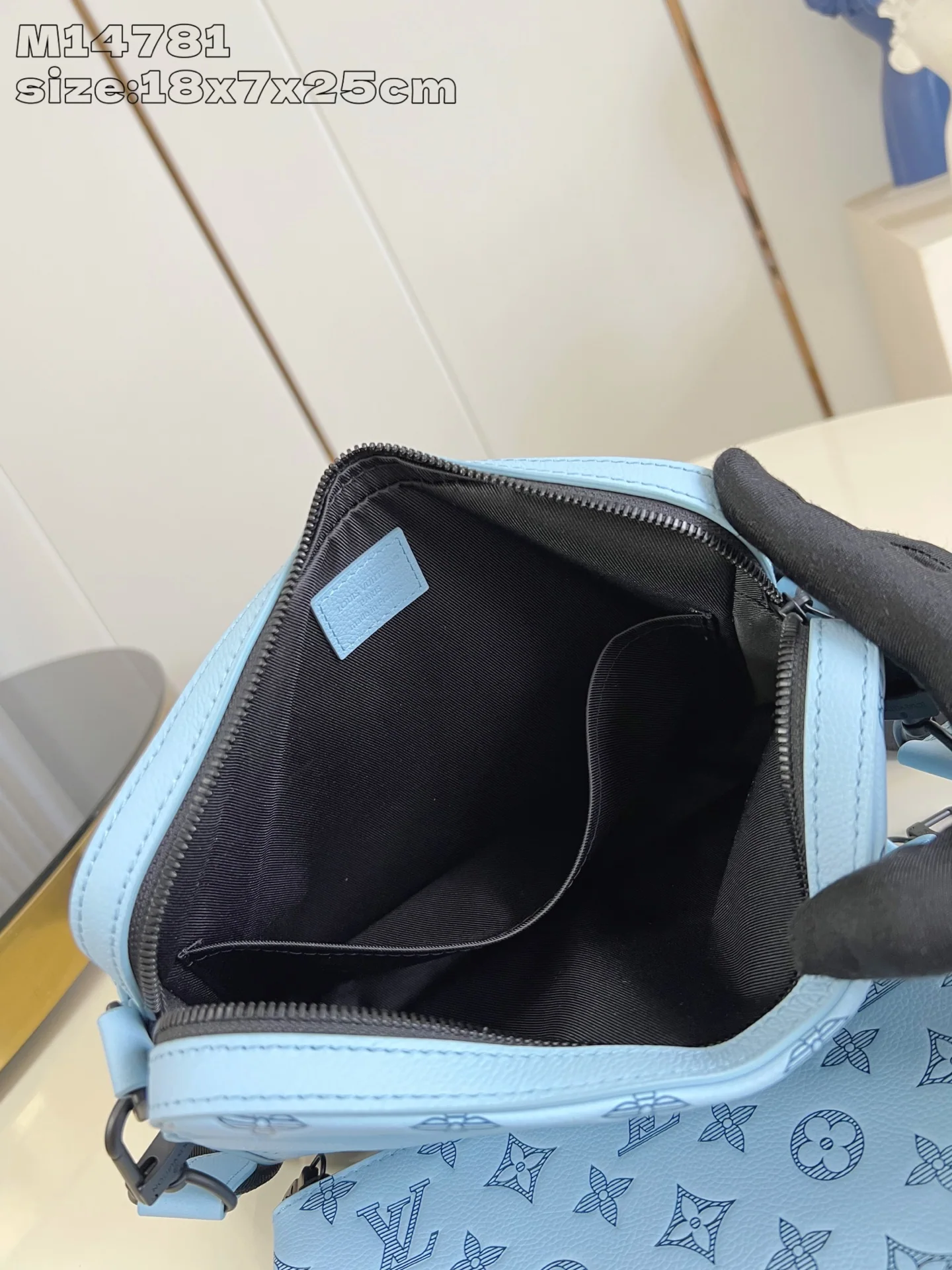 루이비통 모노그램 섀도우 메신저백 M14781 상세 이미지 8