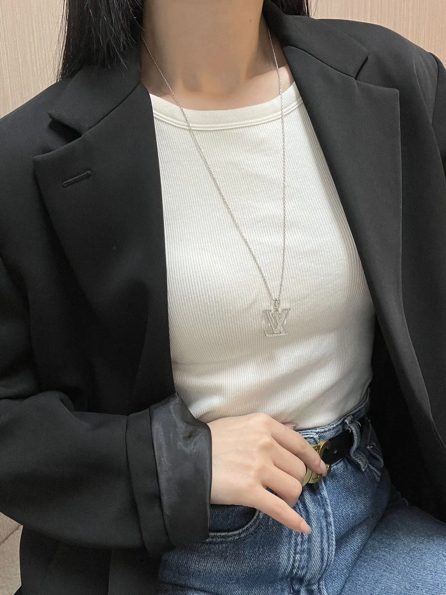 루이비통 다이아몬드 이니셜 목걸이 상세 이미지 3