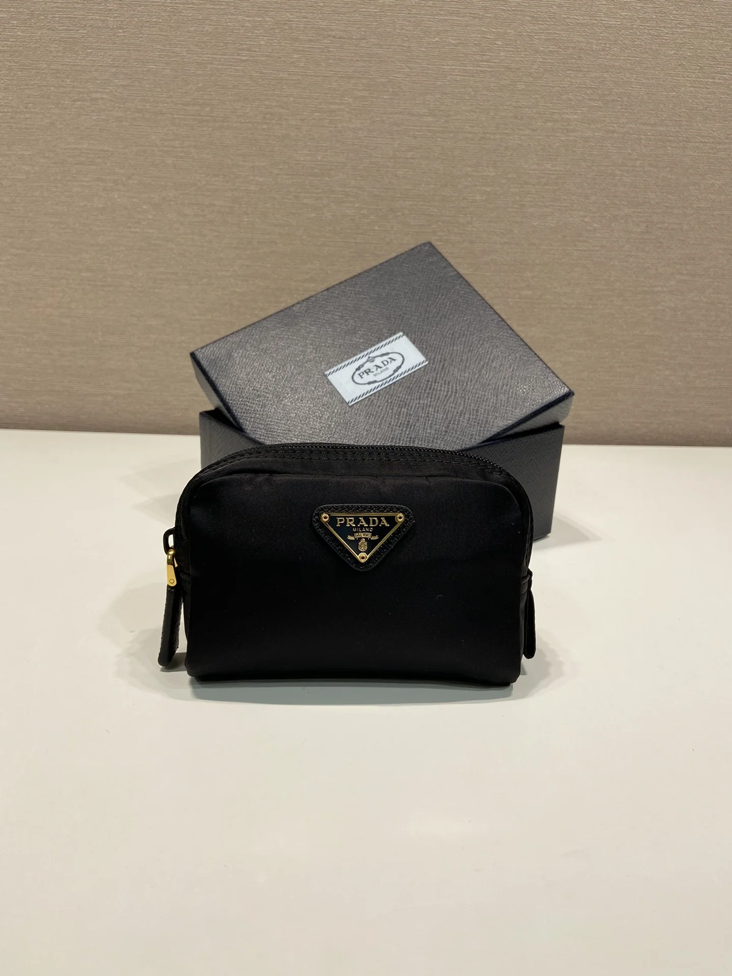 프라다 리나일론 클러치백 1NA339 67619