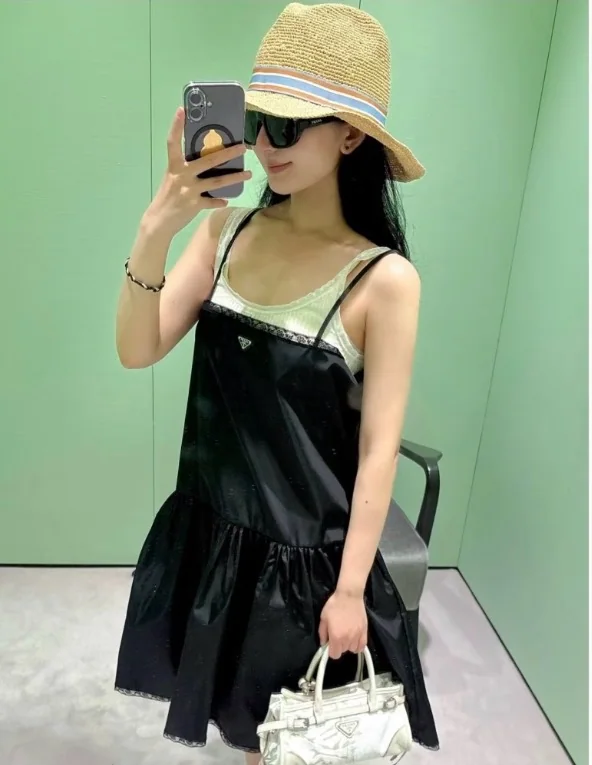 프라다 레이스 트림 나일론 여성 원피스 상세 이미지 6