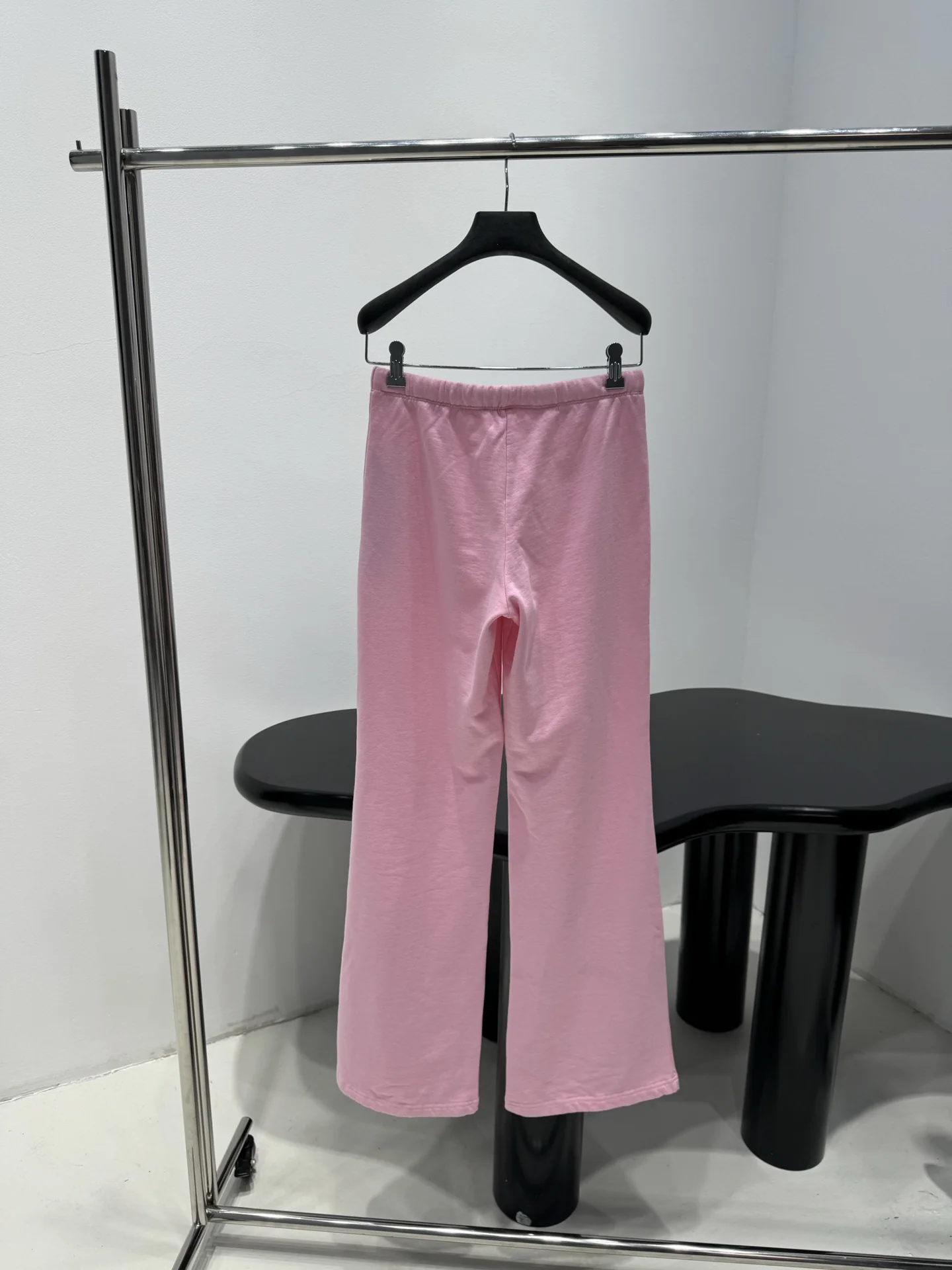 발렌시아가 로고 자수 스트레이트 레그 여성 바지 상세 이미지 3