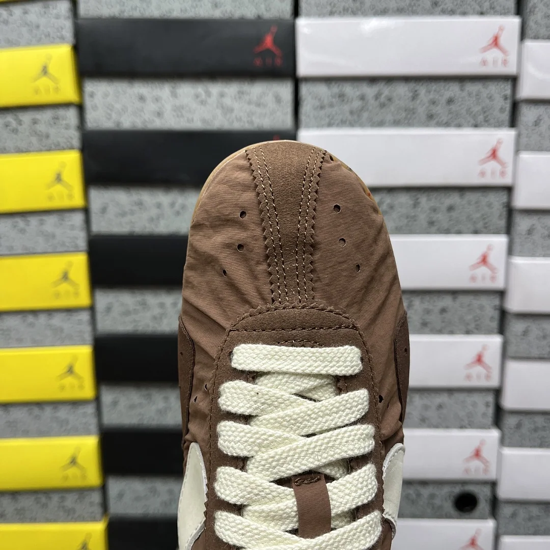 나이키 [GOD] HV8547-200 201597 Nike Moon Shoe SP Jacquemus Fauna Brown 상세 이미지 7