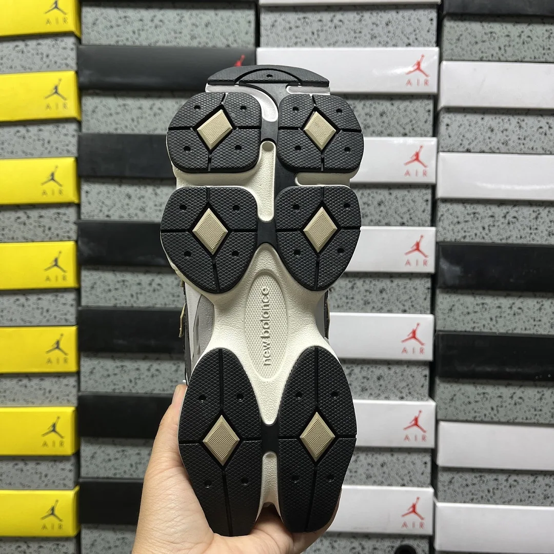 뉴발란스 [C] 9060 U9060528 202233 New Balance 9060 상세 이미지 2