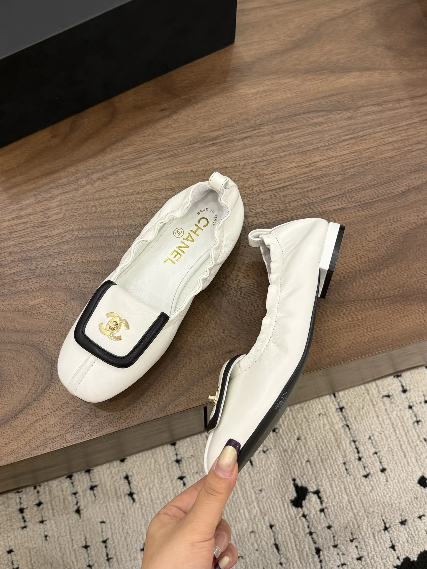 샤넬 소프트솔 가죽 여성 신발 상세 이미지 2