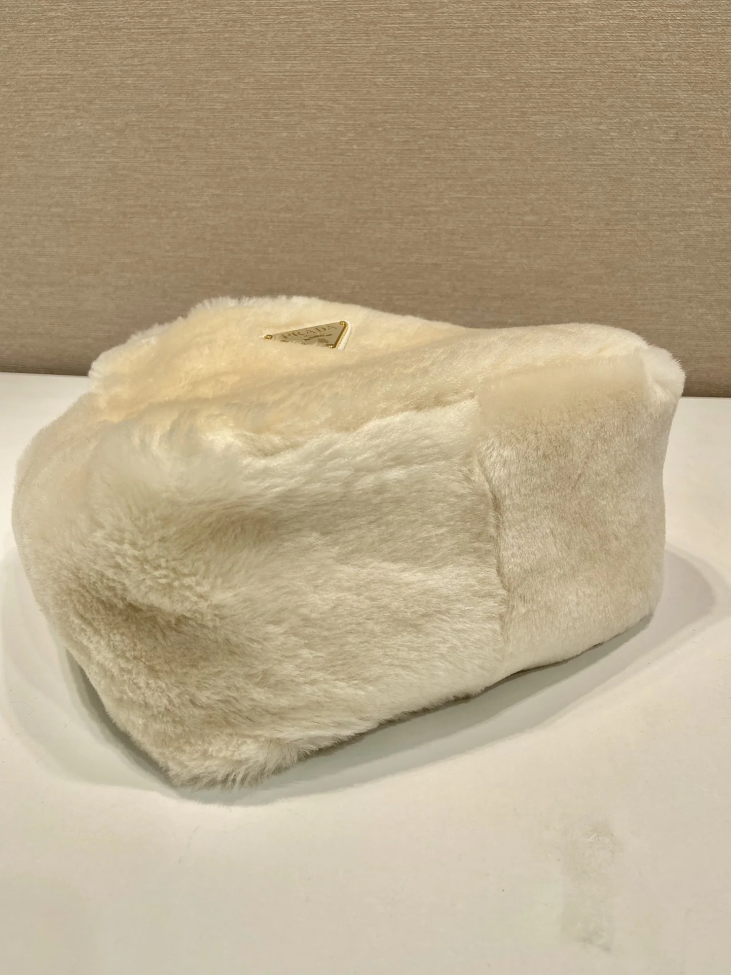 프라다 양가죽 마그네틱 잠금 핸드백 1BA349 상세 이미지 6