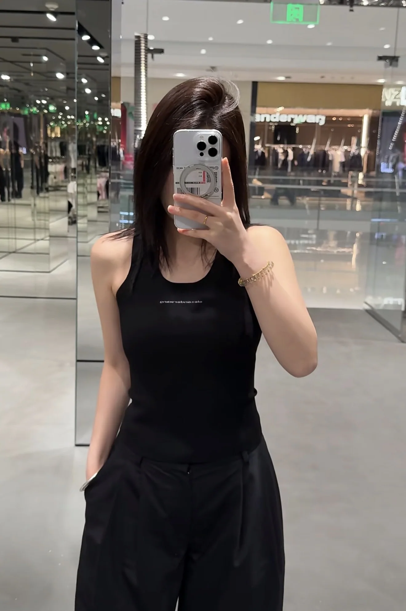 알렉산더왕 여성 슬림핏 U넥 반팔 티셔츠 상세 이미지 4