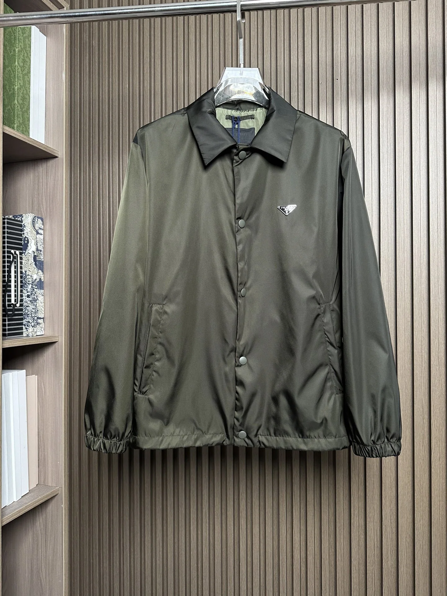 프라다 삼각로고 Re-Nylon 셔츠 자켓 상세 이미지 1