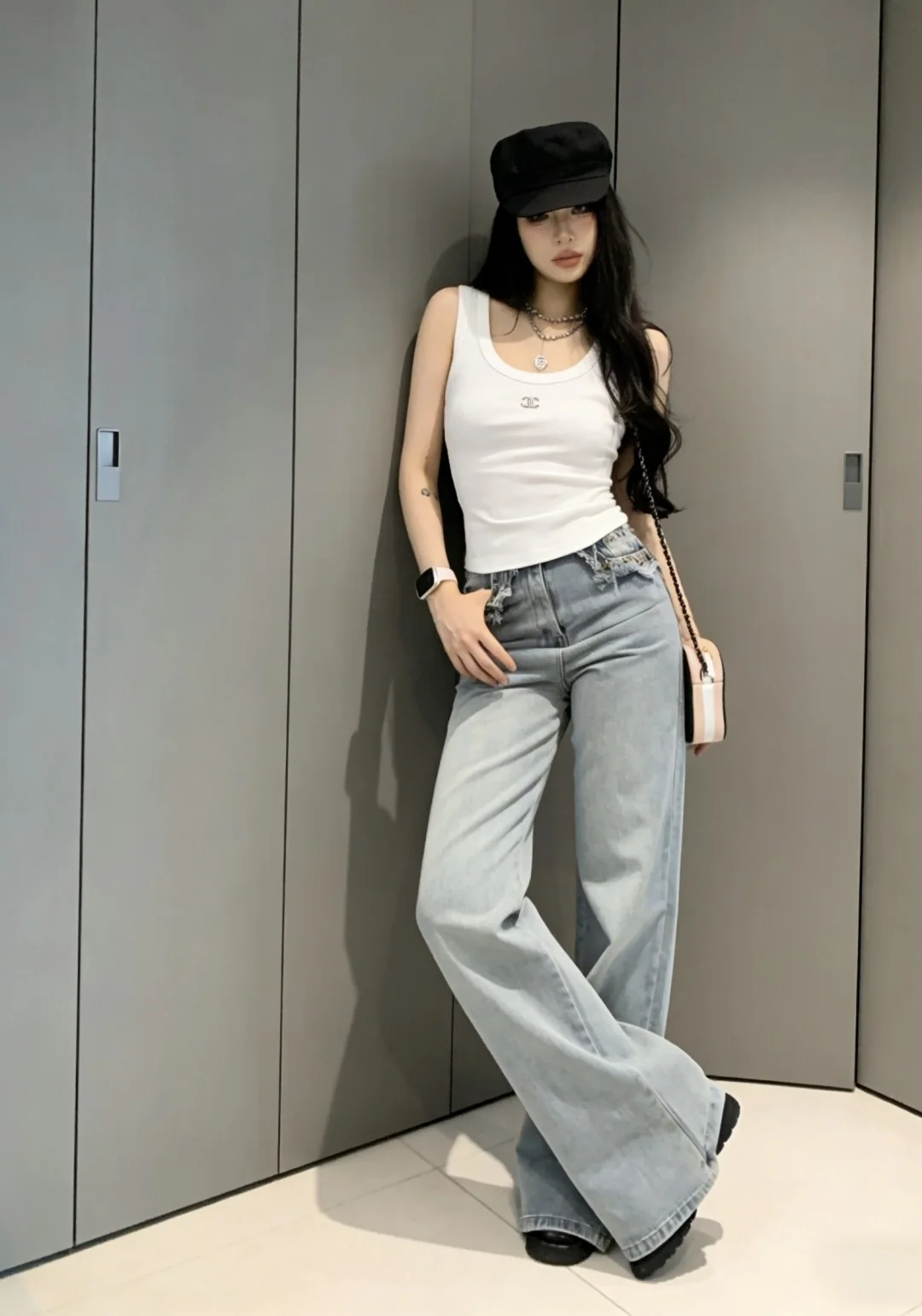 샤넬 클래식 더블 C 리브 여성 반팔 베스트 상세 이미지 9