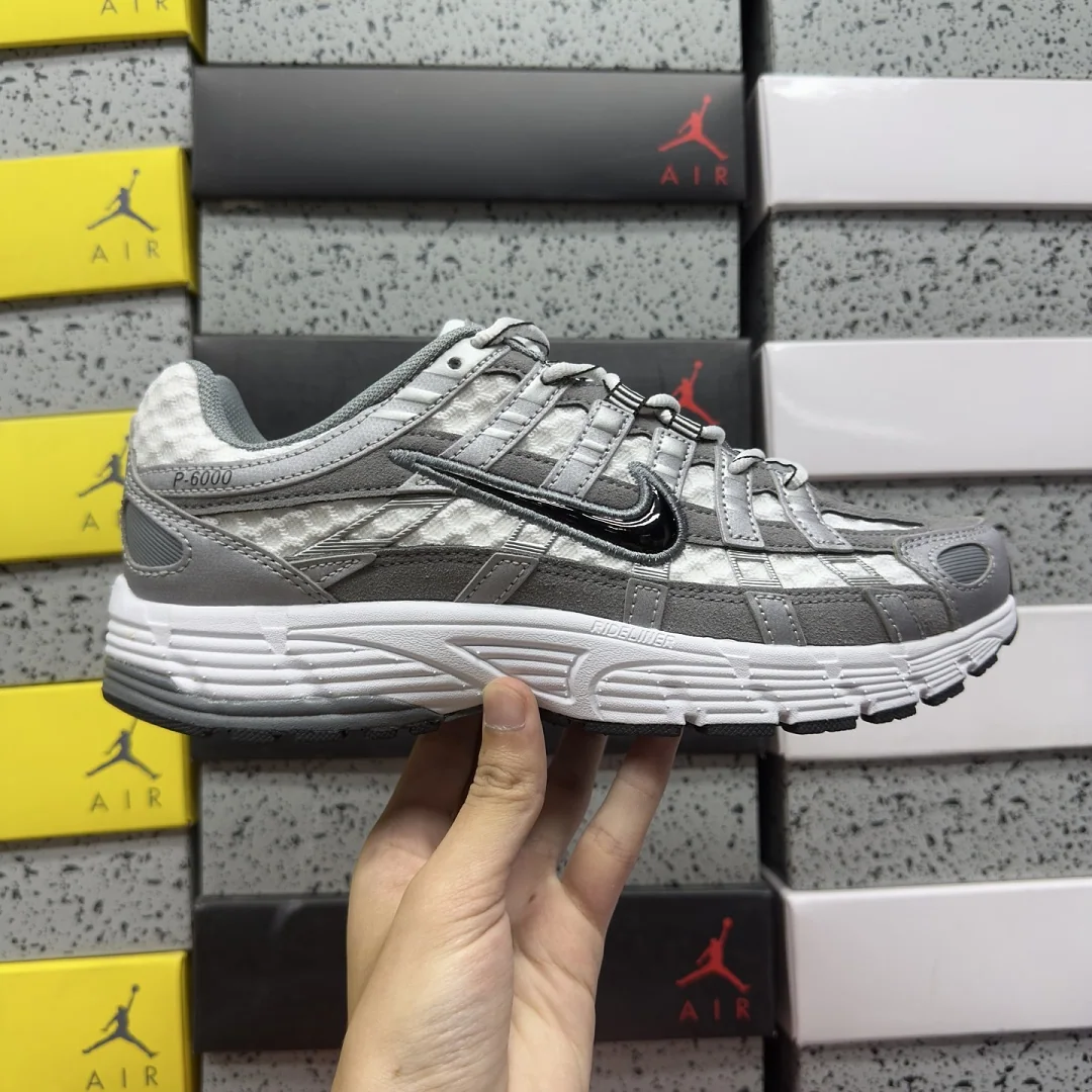 나이키 [PE] P 6000 IR2004-100 201744 Nike P-6000 White Metallic Cool Grey Black 상세 이미지 4