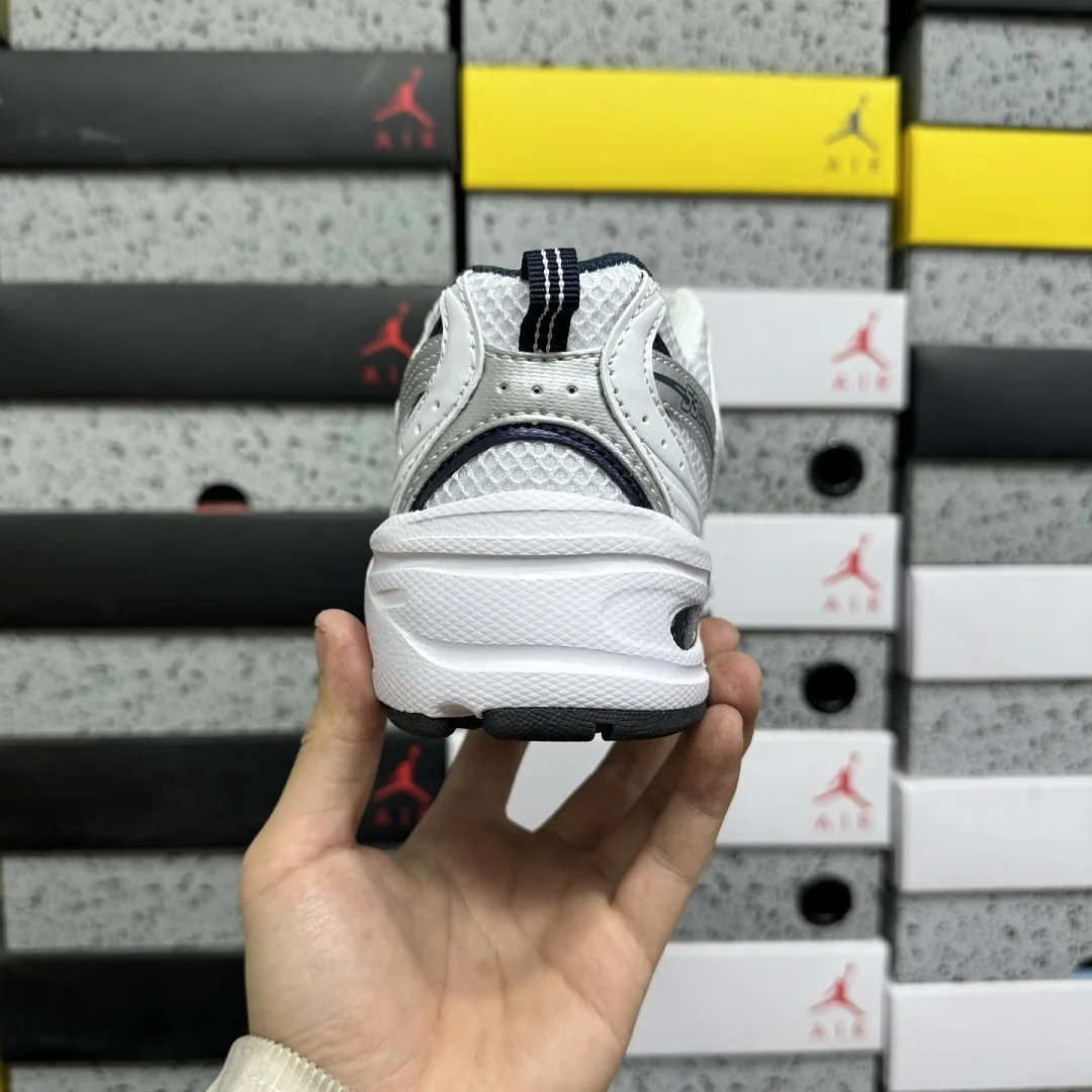 뉴발란스 [WZ] 530 MR530SG 202039 New Balance 530 White Silver Navy 상세 이미지 4
