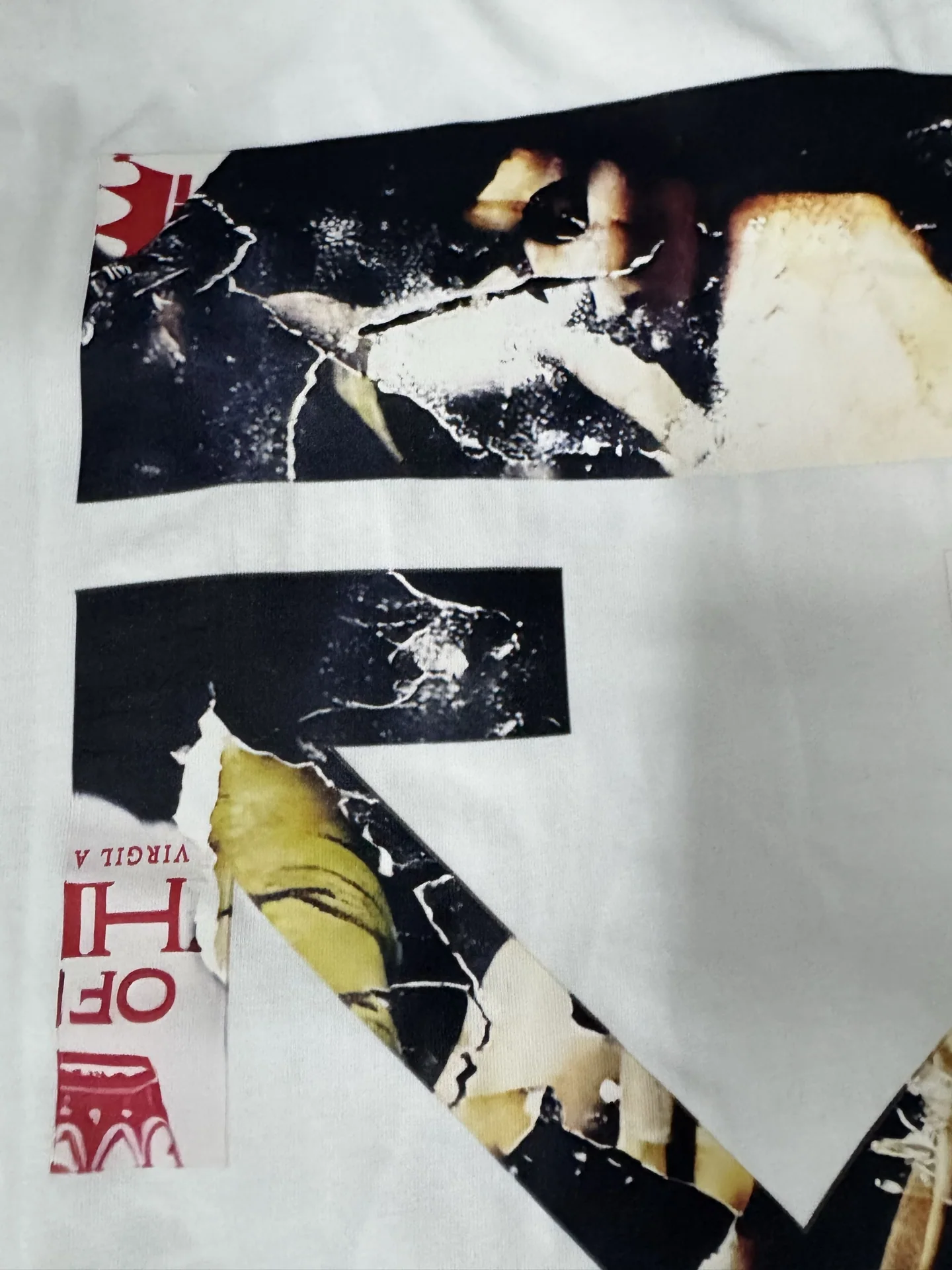 오프화이트 캐릭터 슬로건 화살표 프린트 남성 반팔 티셔츠 OF 상세 이미지 8