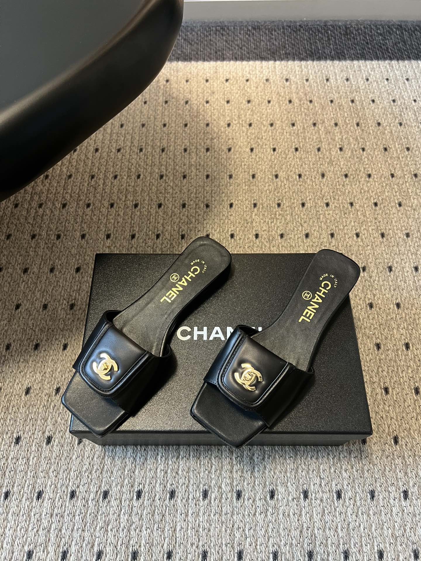 샤넬 더블 C 스퀘어토 샌들 상세 이미지 2