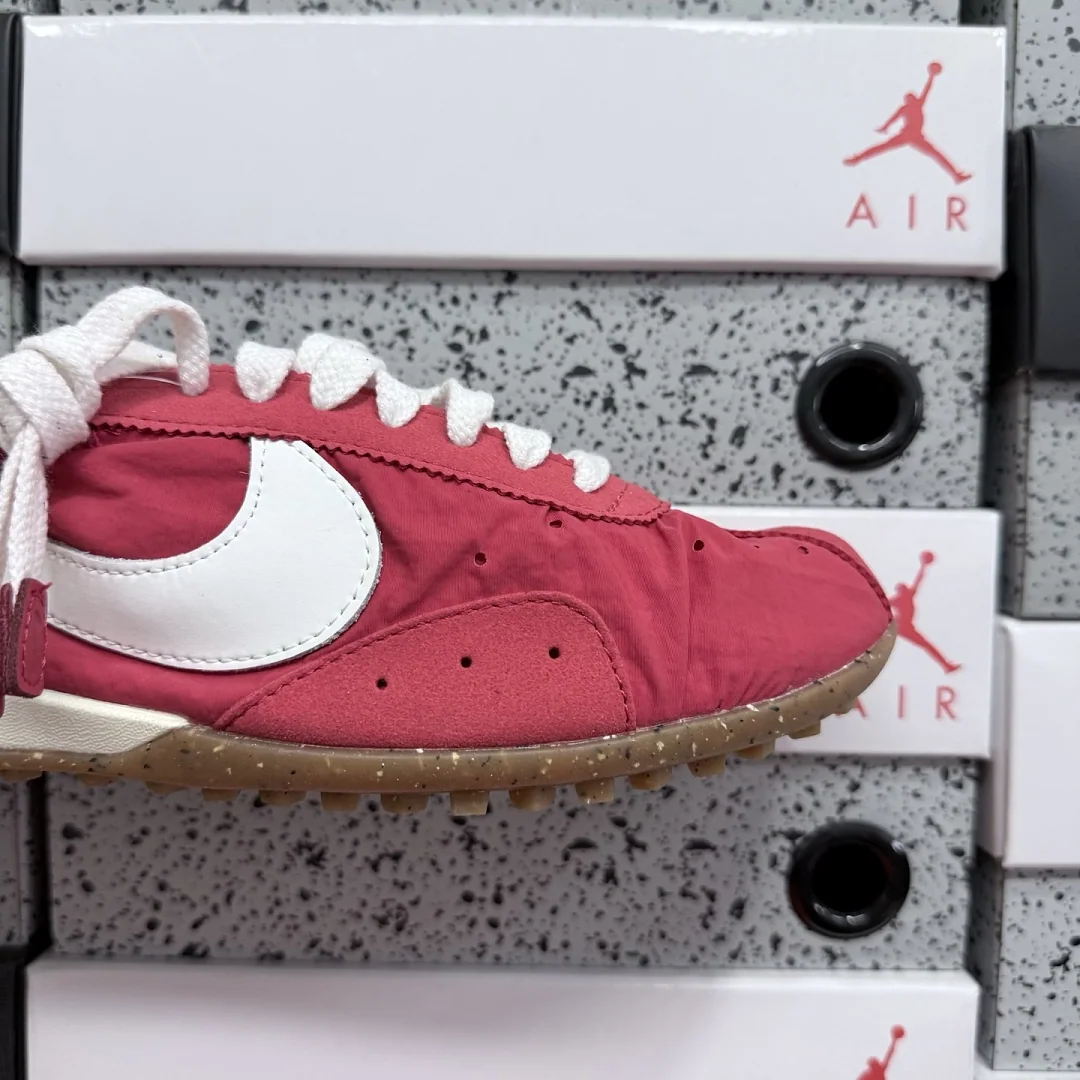 나이키 [GOD] HV8547-600 201600 Nike Moon Shoe SP Jacquemus University Red 상세 이미지 7